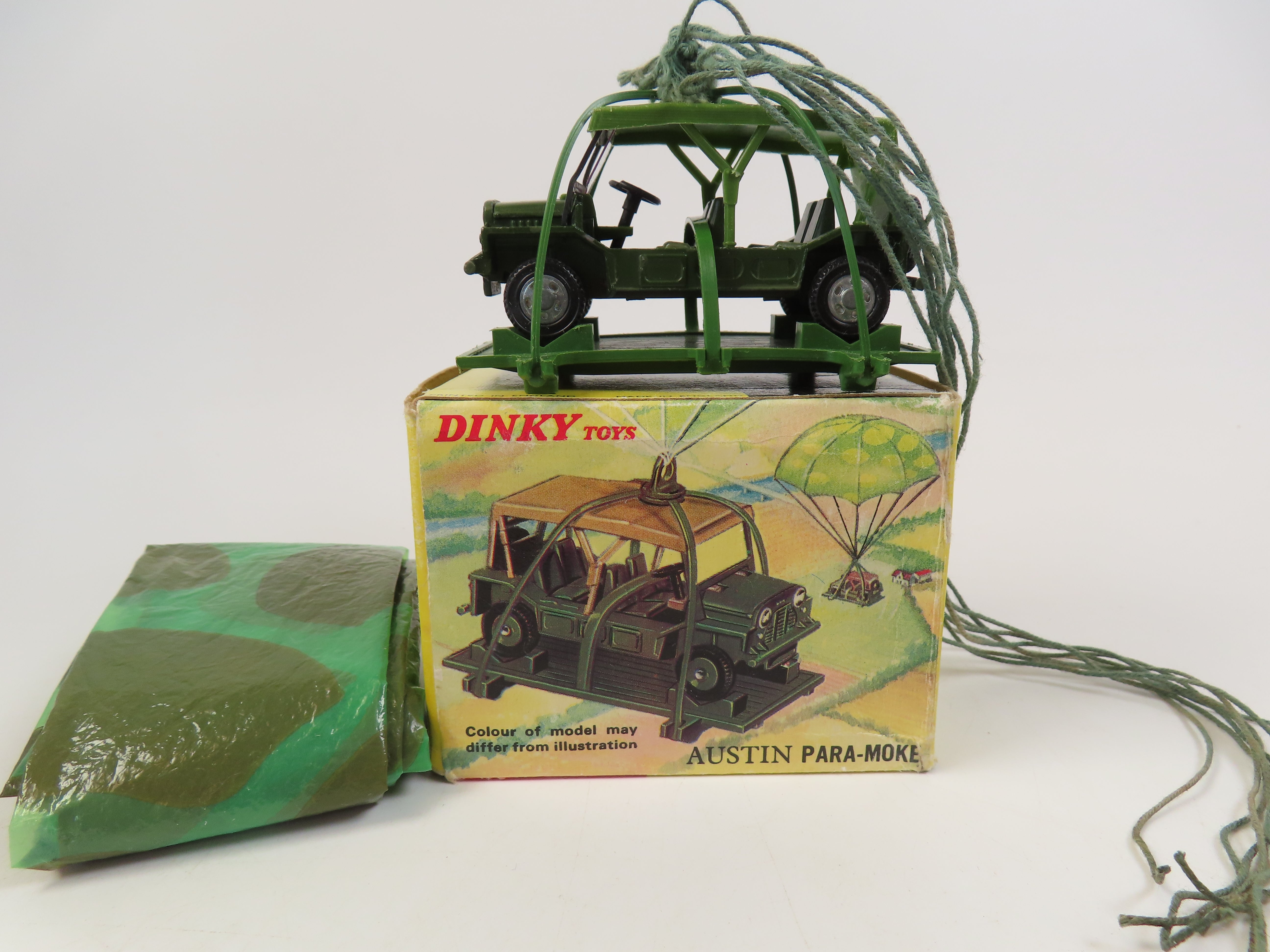 Dinky Toys 601b Austin Mini Moke Avec Parachute - Échelle 1/43 - 1978 - TBE