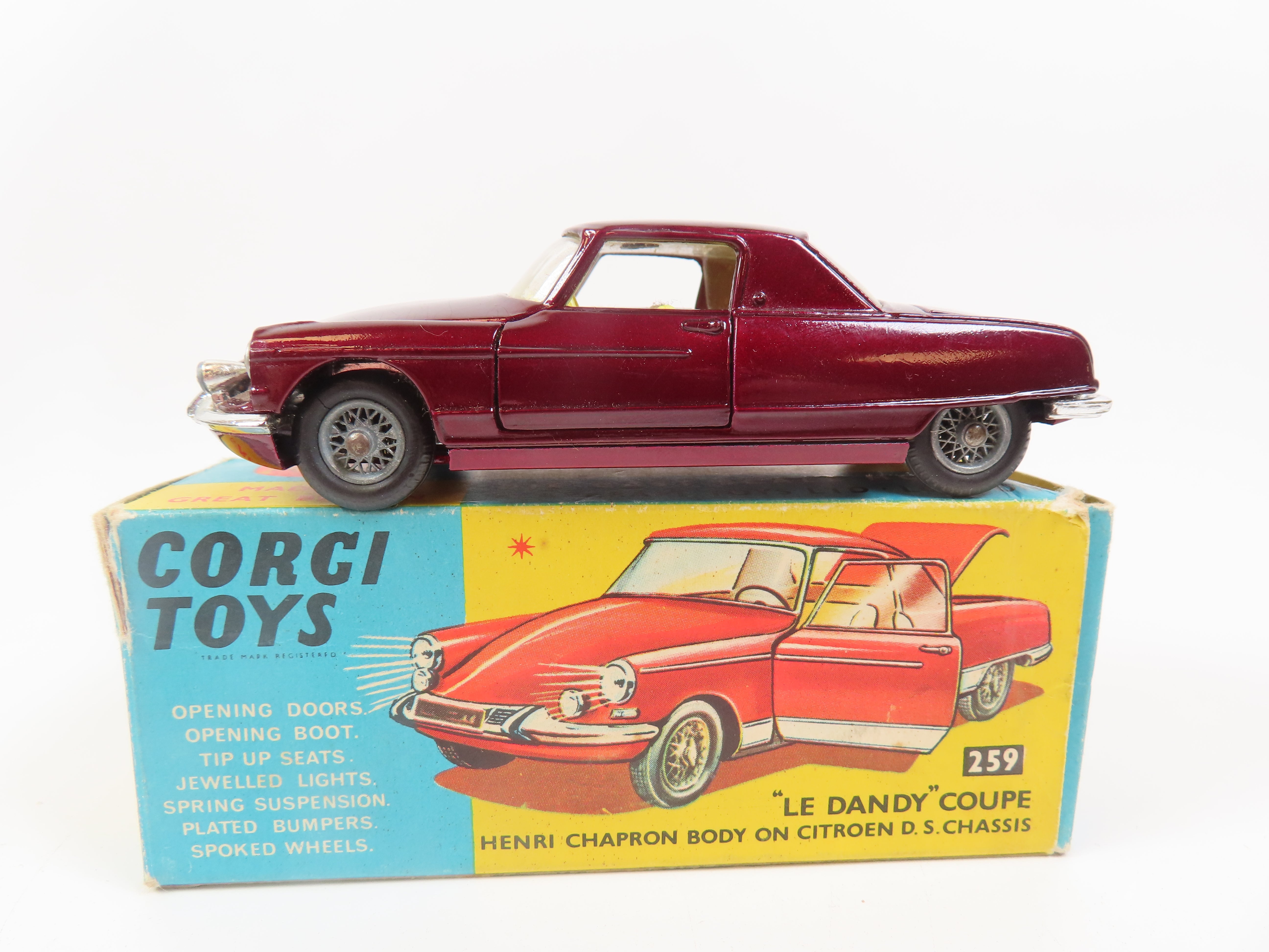 Miniature Corgi 1:43 - Citroën DS Coupé Dandy Henri Chapron N°259, état D’occasion