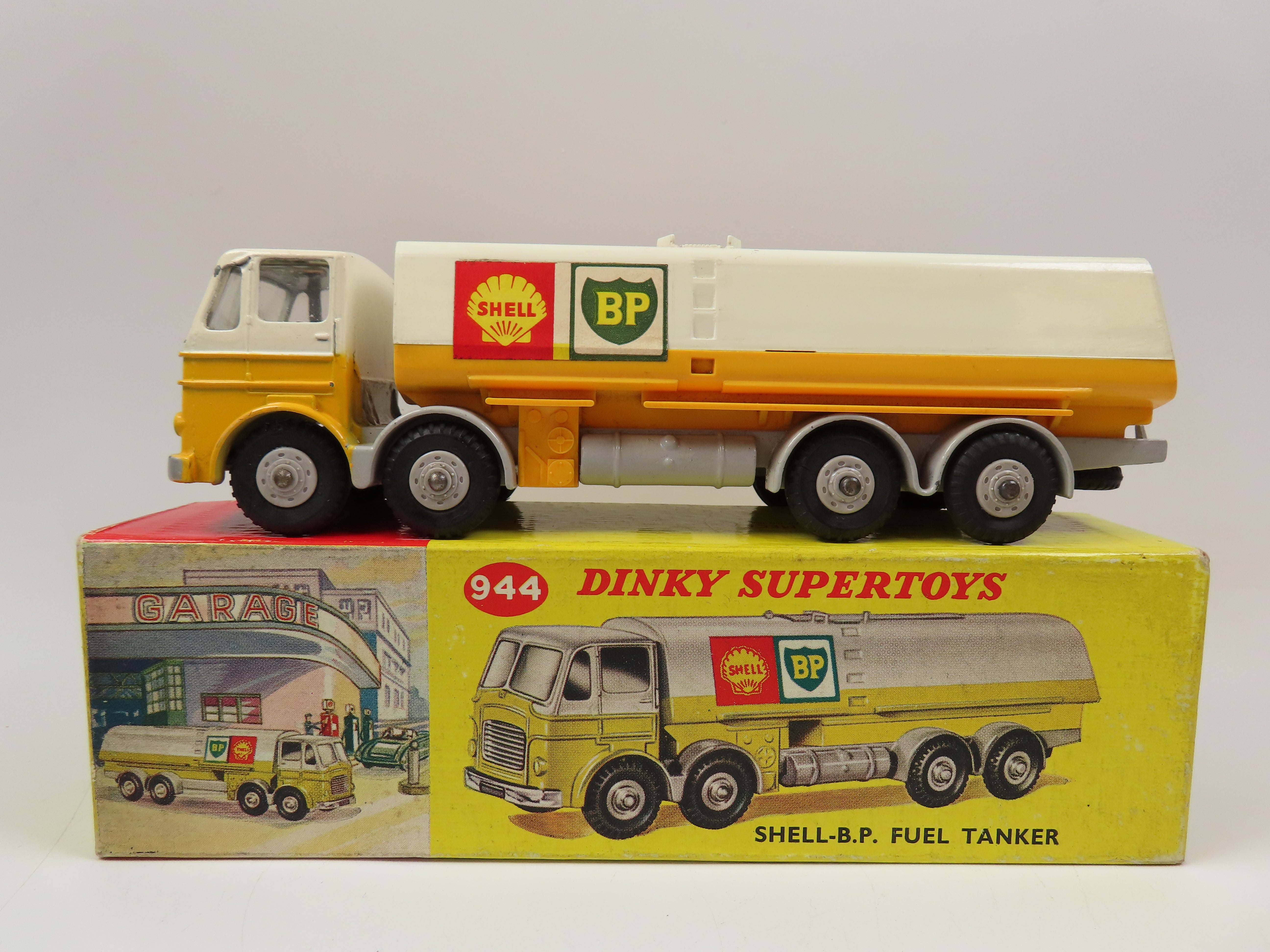 Dinky Supertoys 944 Shell- B.P. Fuel Tanker, Near Mint/Boxed