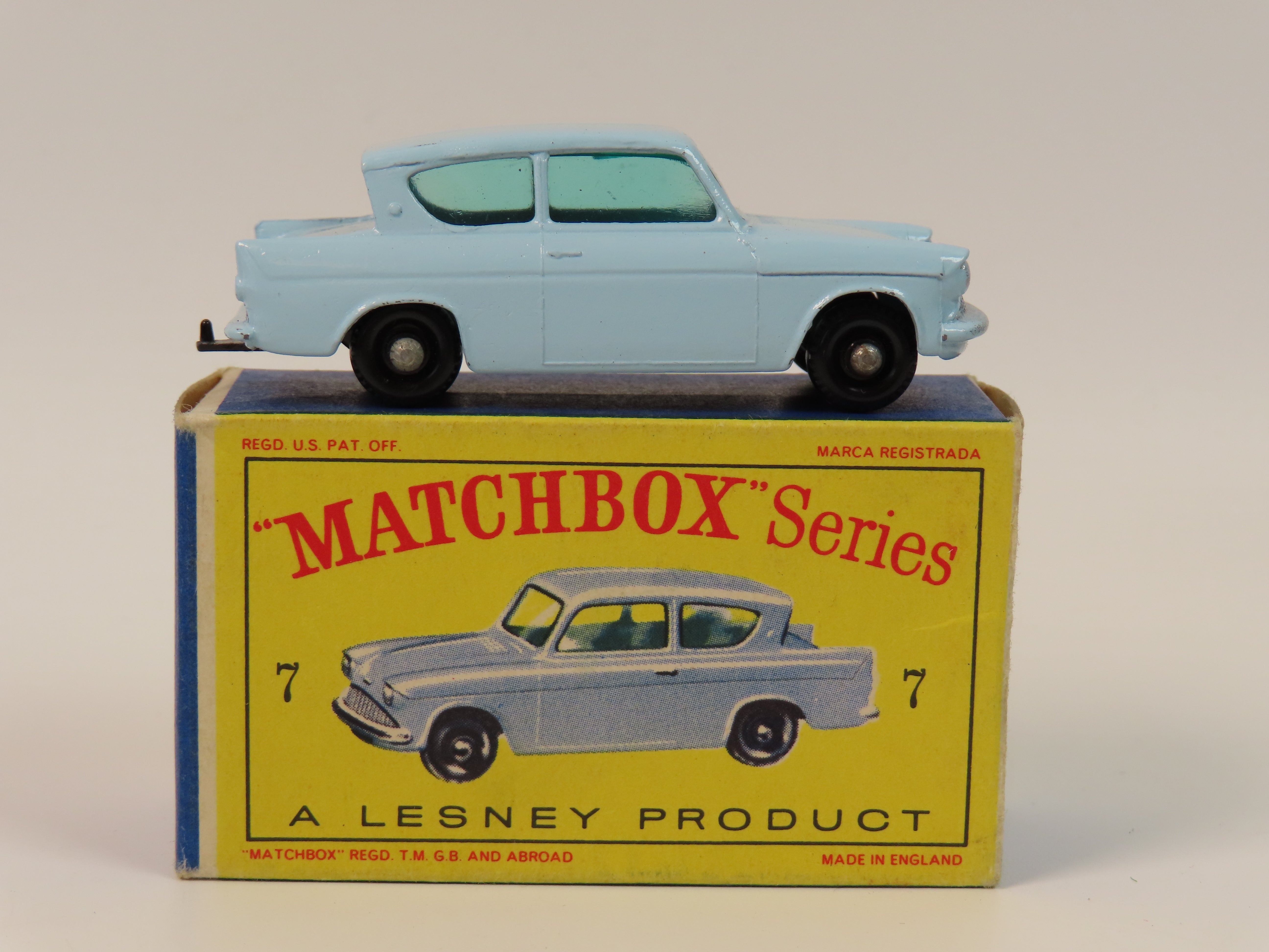 FORD MUSTANG FASTBACK blanc Matchbox series lesney n 6 originale 1960 FORD MUSTANG FASTBACK blanc Matchbox series lesney n 6 originale 1960