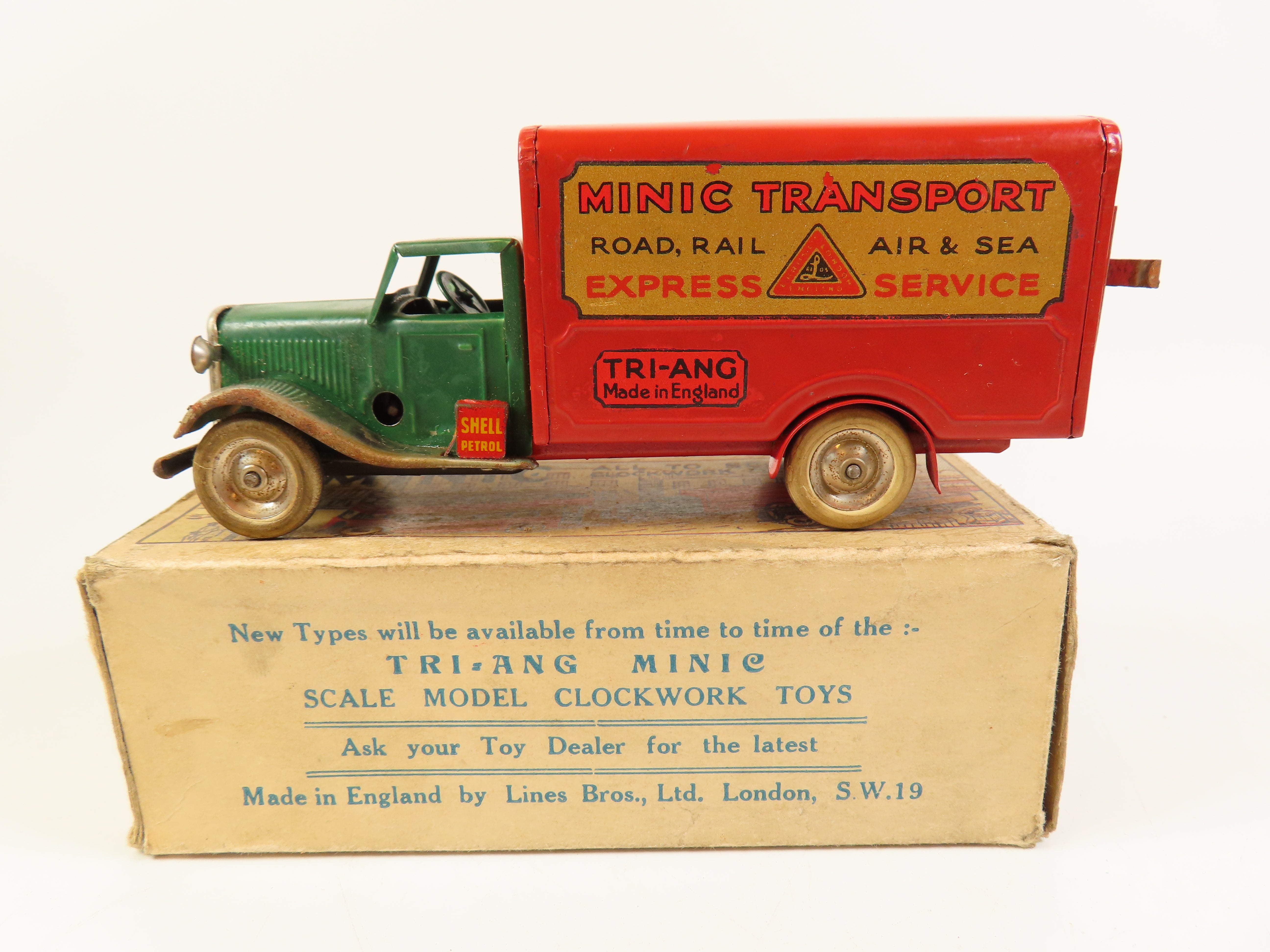 Tri-ang Minic Motorways, a slot too far? - Classic Collect models Tri-ang Minic Motorways, a slot too far? - Classic Collect models
