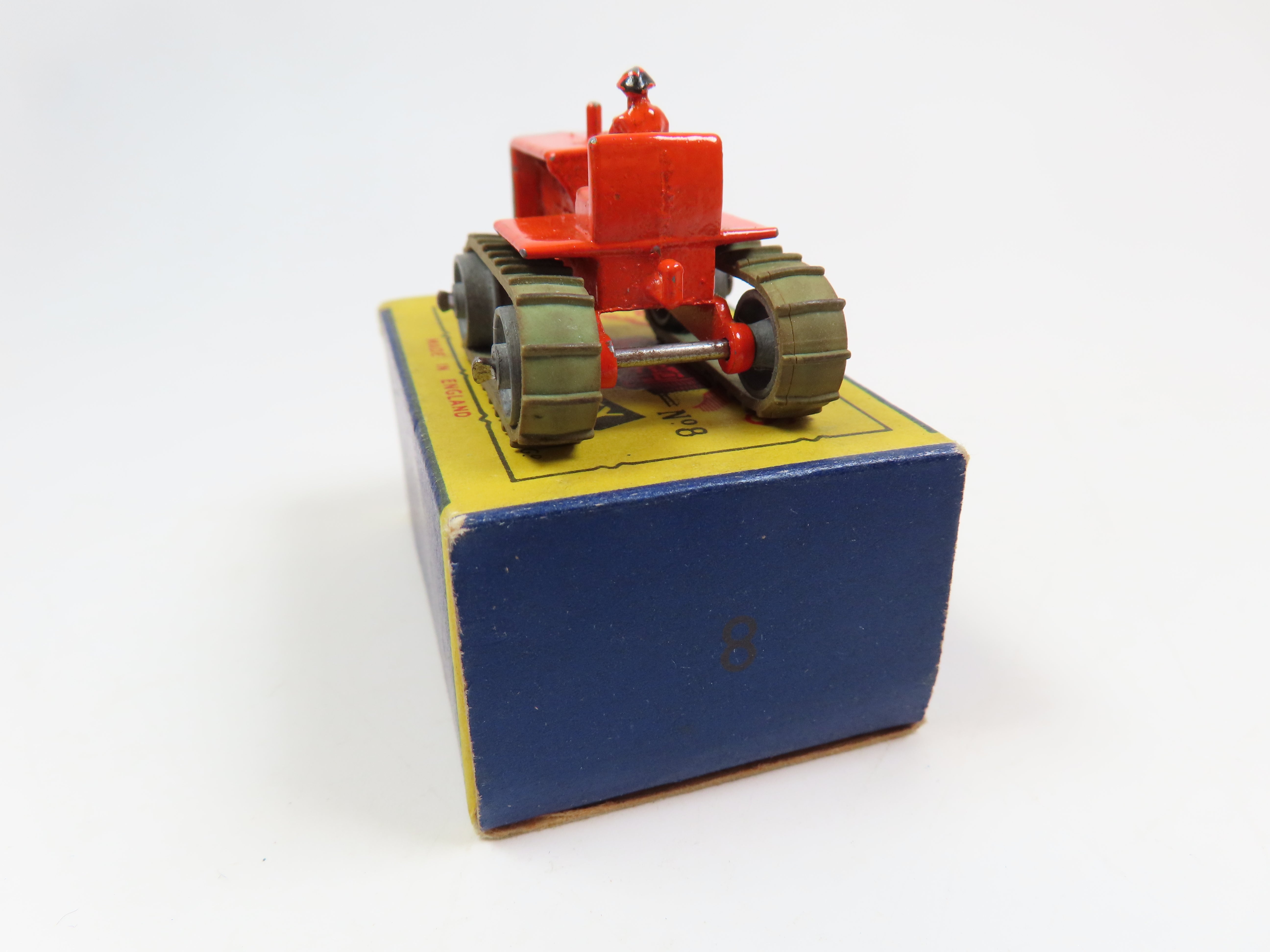 ミニカー MATCHBOX No.8 CATERPILLAR TRACTOR 1964 Vintage MATCHBOX Series No. 8: Yellow Caterpillar D8