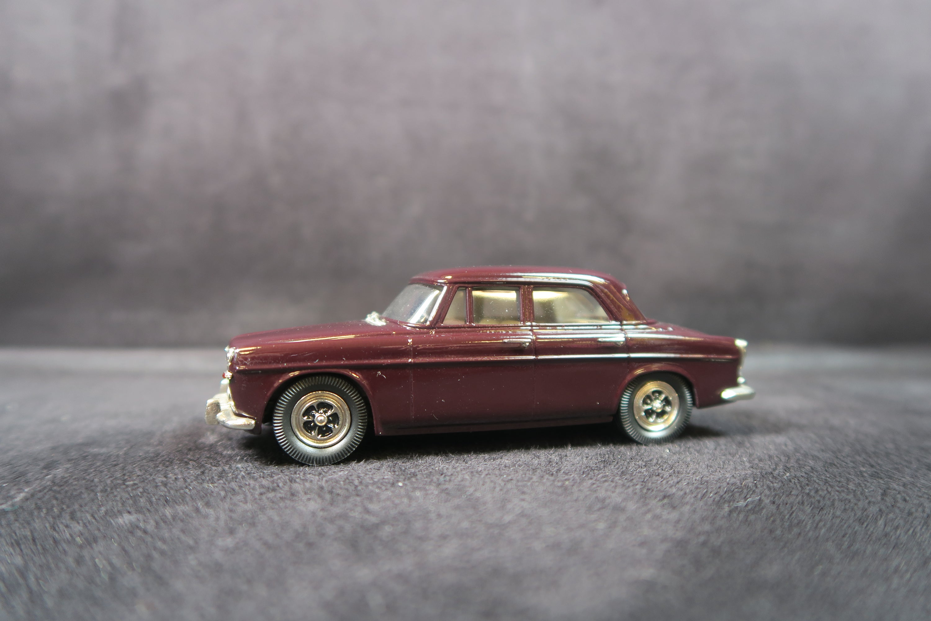 LANSDOWNE MODELS LDM.15A 1967 ROVER P5B, 1/43- MIB! – Andrew Clark Models