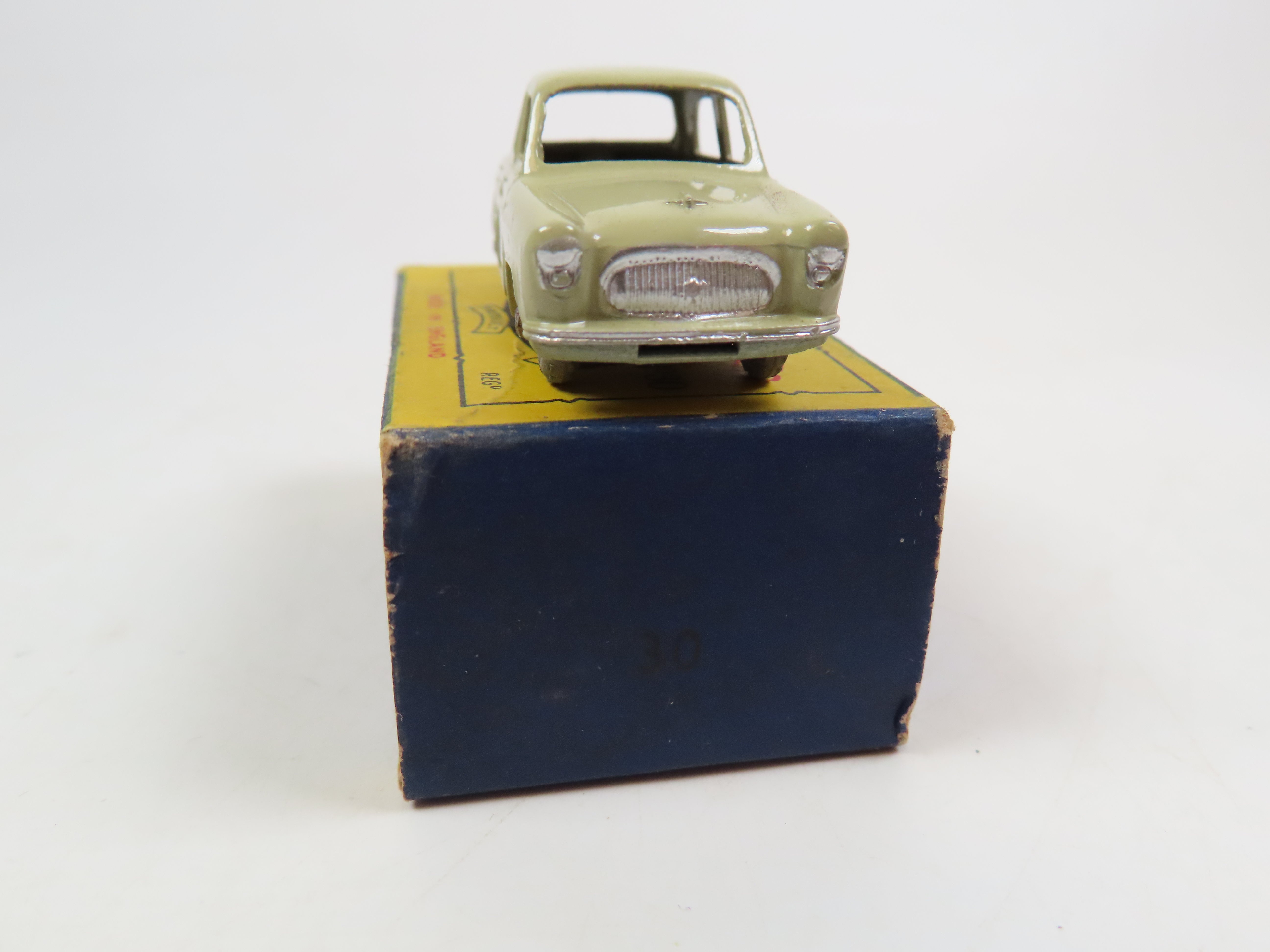 MATCHBOX 　No.30 FORD PREFECT Matchbox 30a, Ford Prefect - Free Price Guide & Review