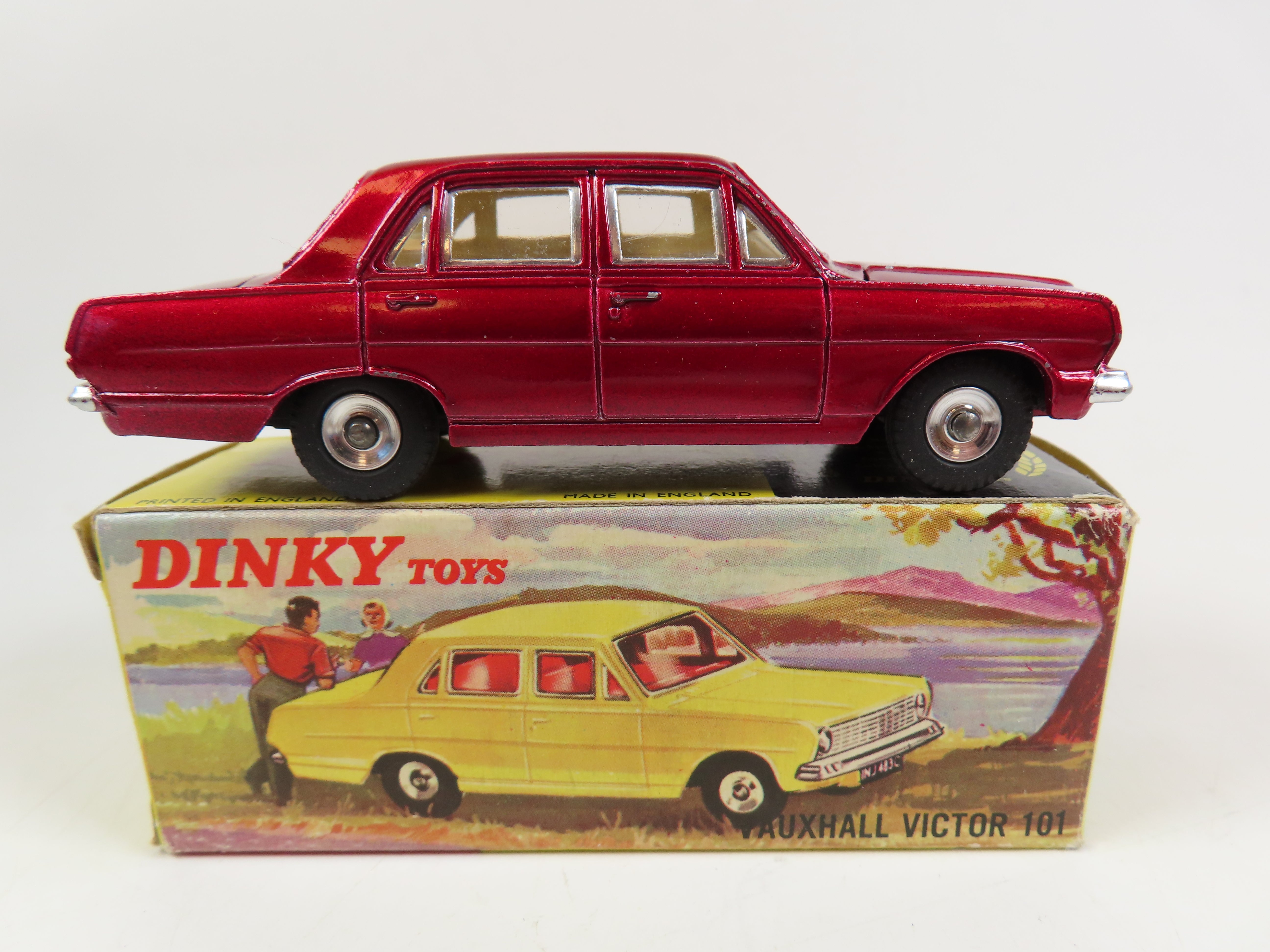 DINKY TOYS 英国製 クラシックカー 1950年代 ヴィンテージ Dinky 1950 Vehicle Year Vintage Manufacture Diecast Cars, Trucks