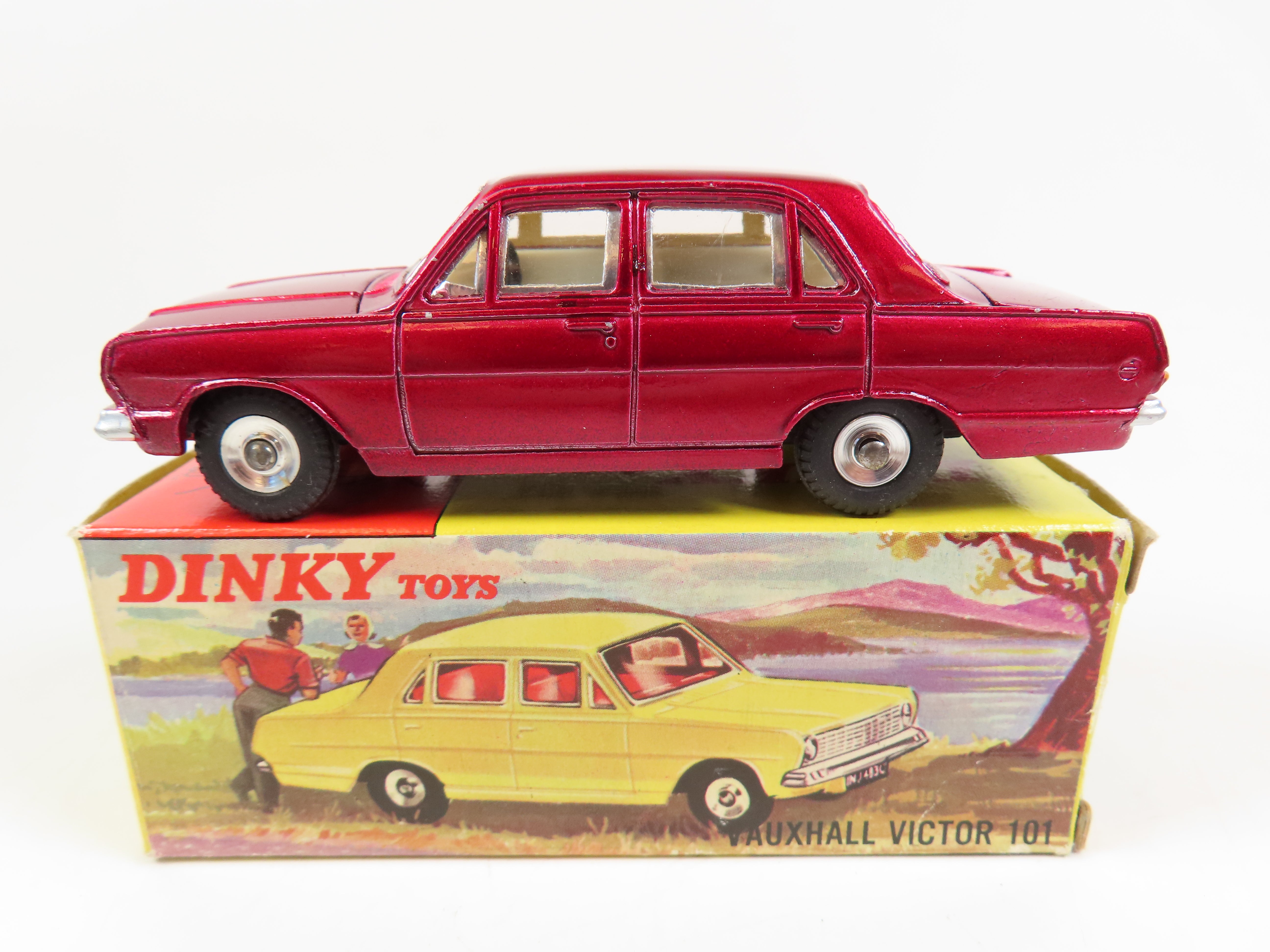 60’s DINKY TOYS Vauxhall Victor イギリス製 Dinky 151 Vauxhall Victor 101, Very Near Mint/Boxed! Very rare