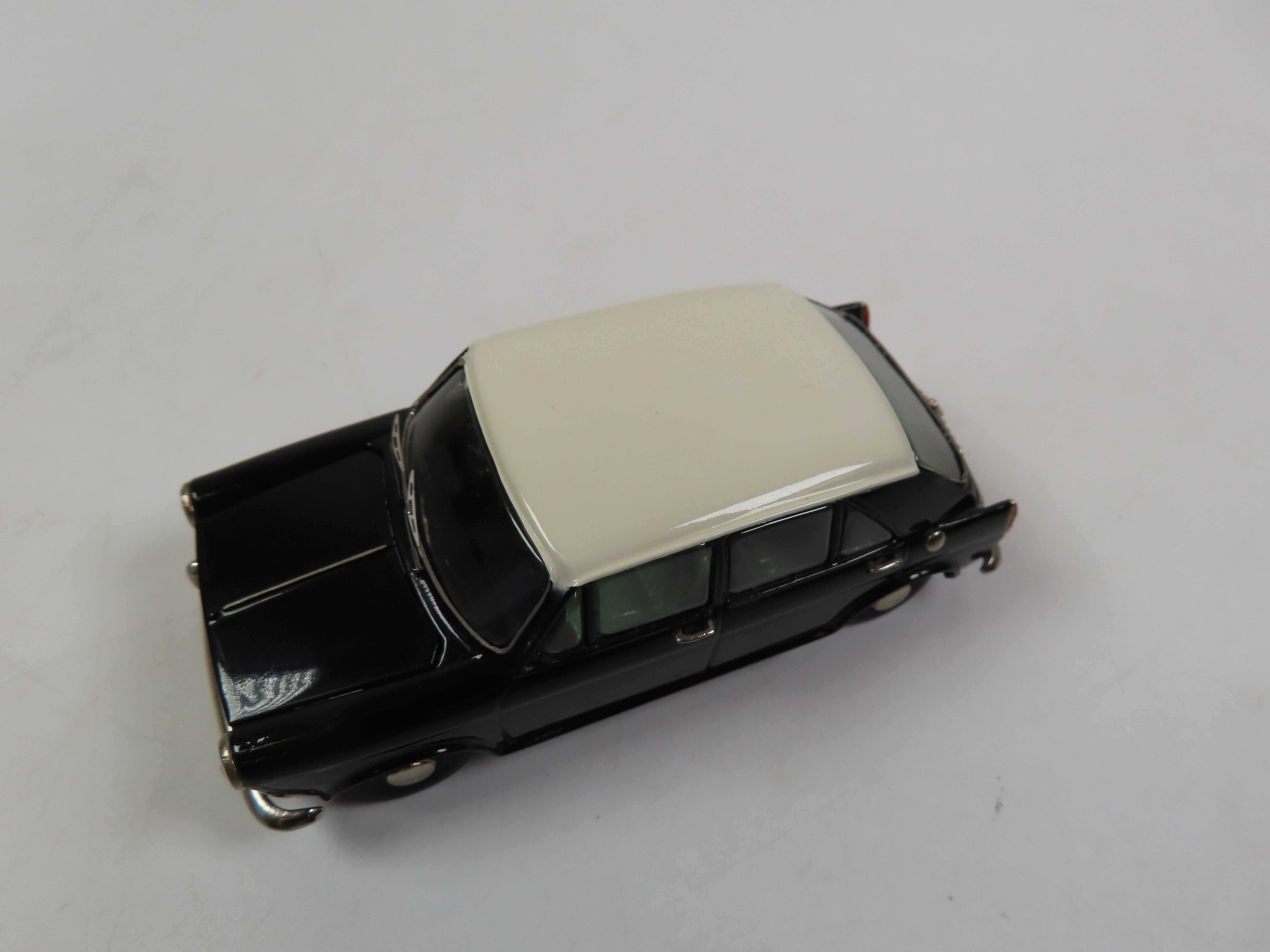Crossway Models Morris 1100 MK I Saloon, 1/43, Mint/Boxed