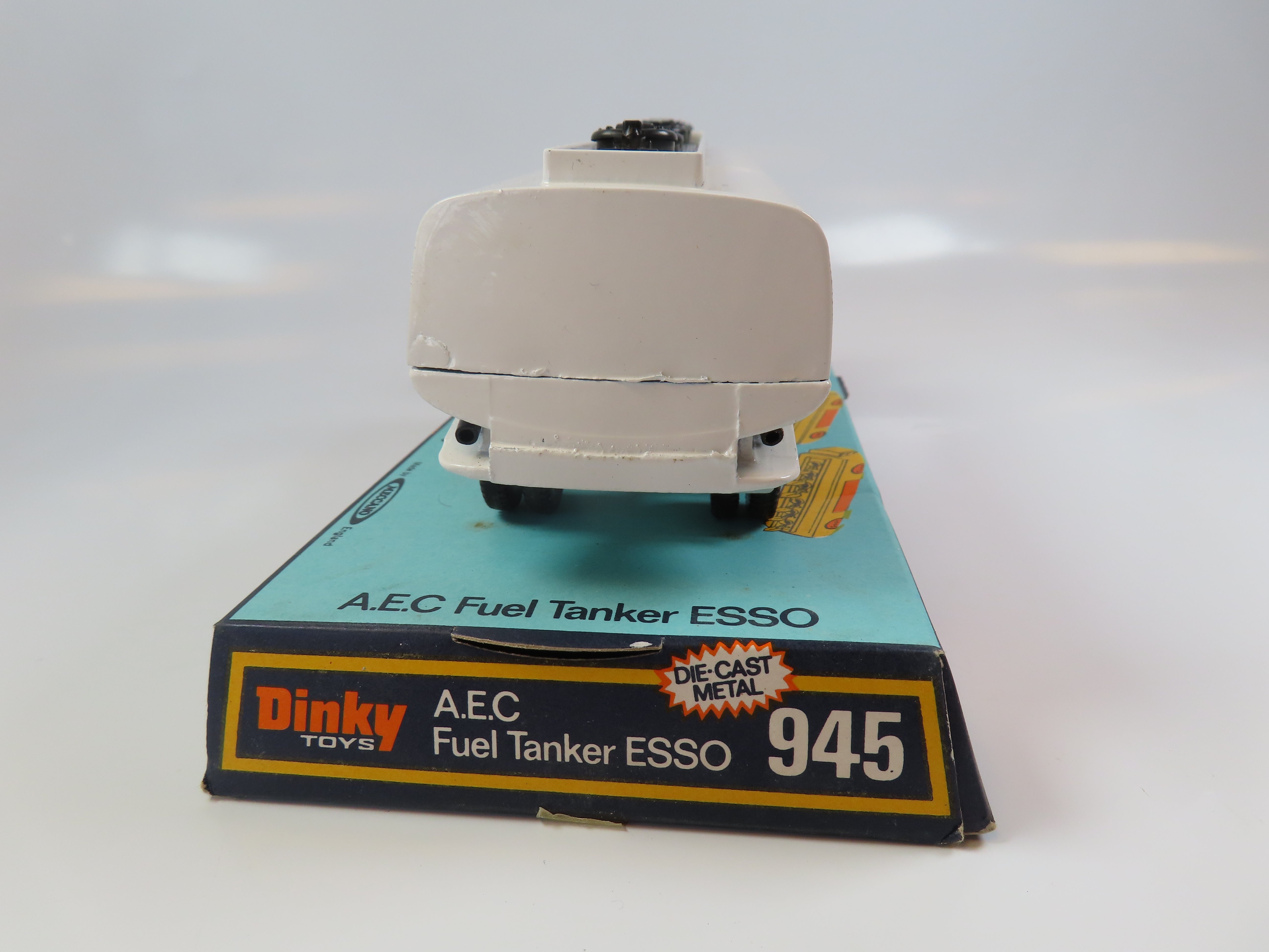 Dinky 945 A.E.C. Fuel Tanker ESSO, Very Near Mint/Boxed! – Andrew
