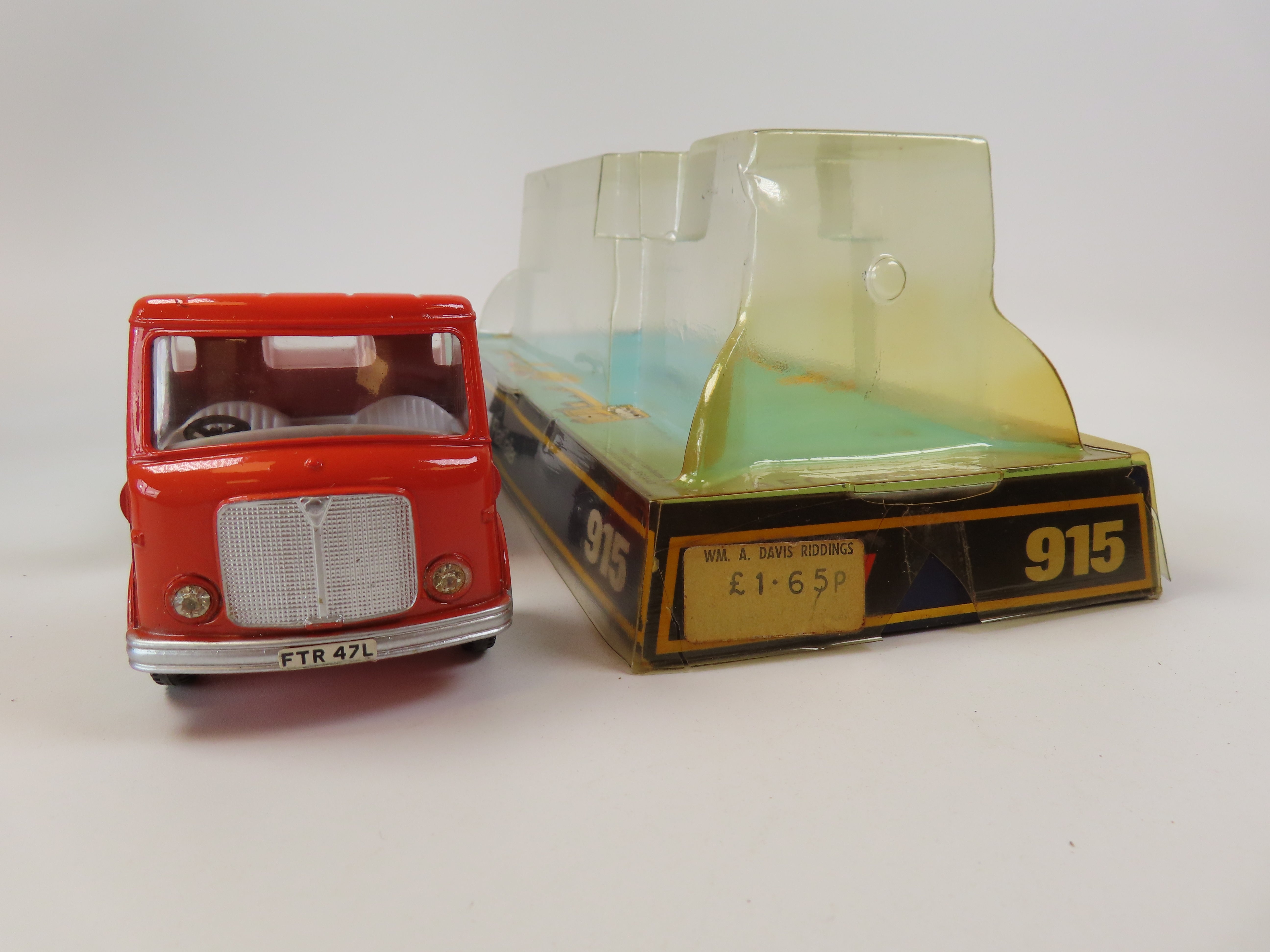 Dinky 915, AEC With Flat Trailer - Free Price Guide & Review