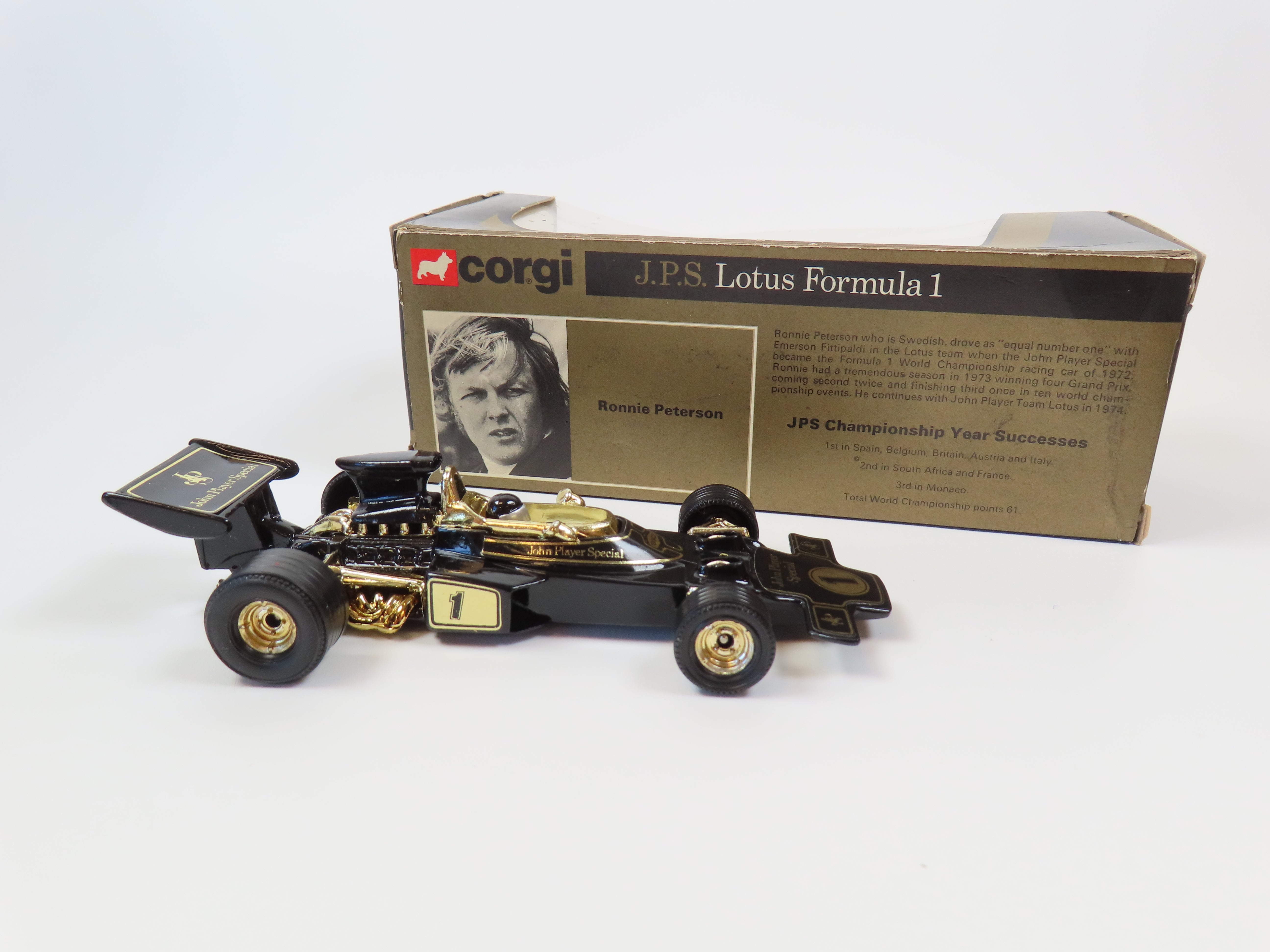 690439_6 690439_6