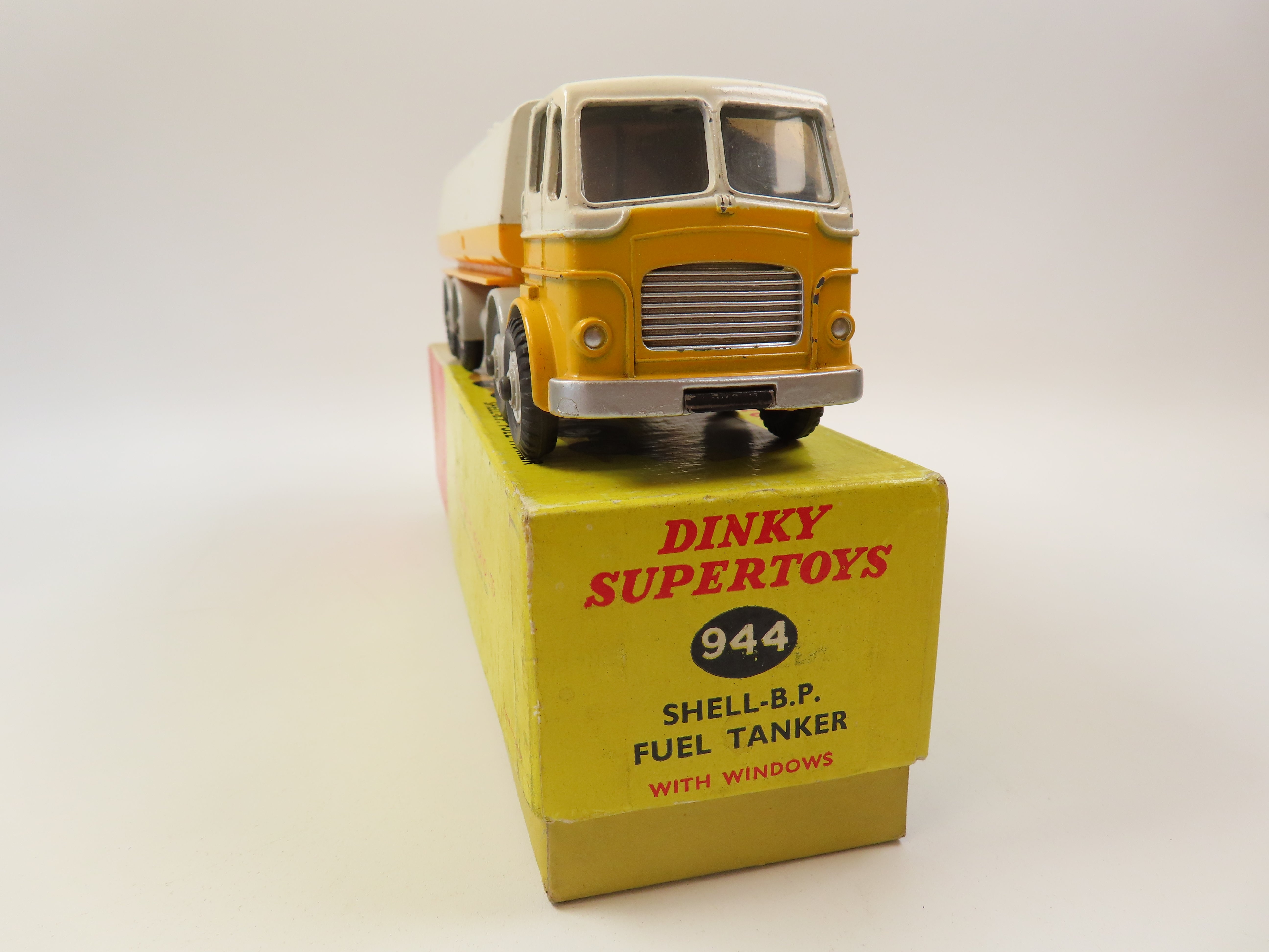 Dinky Supertoys 944 Shell- B.P. Fuel Tanker, Near Mint/Boxed