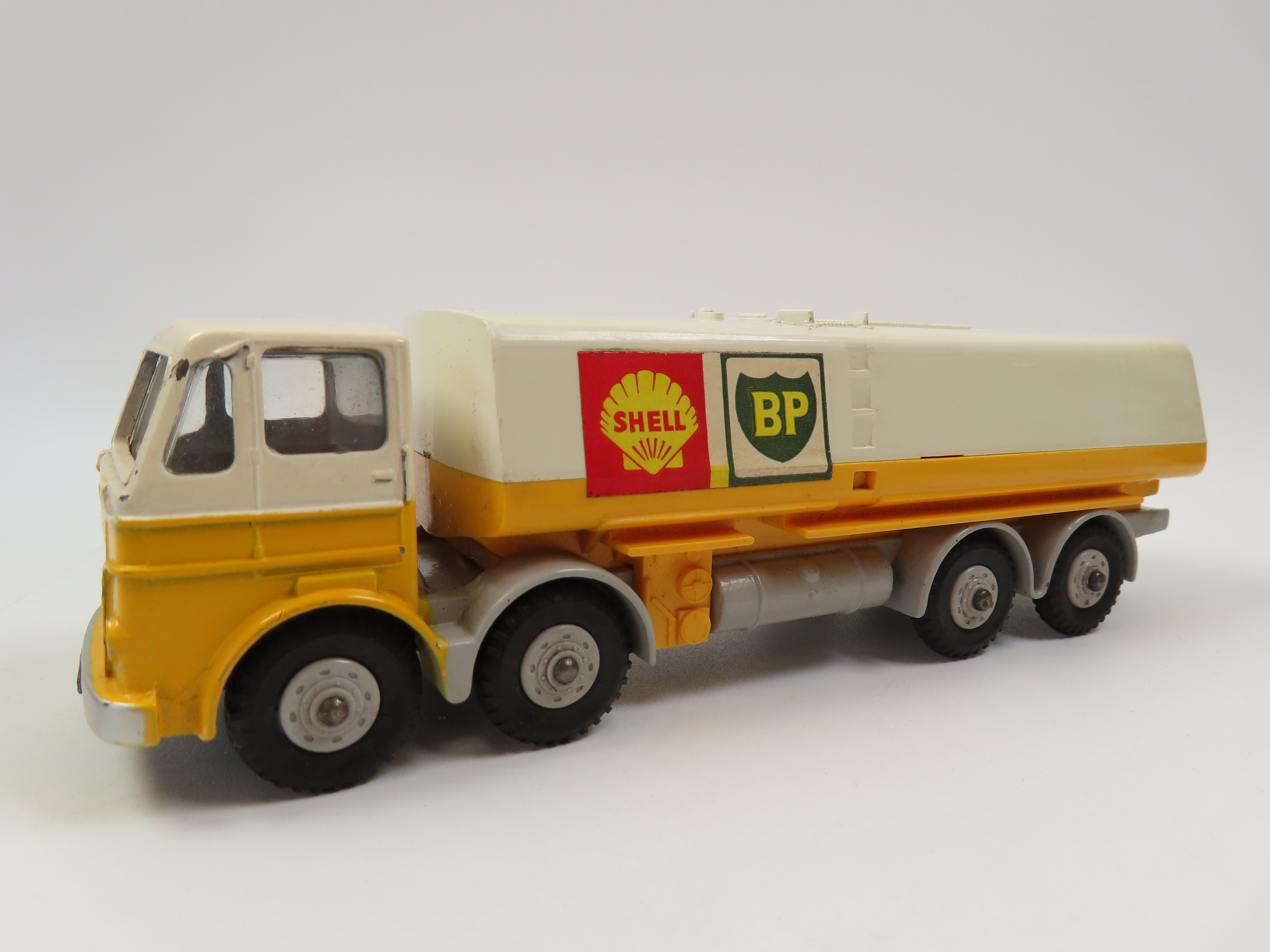 Dinky Supertoys 944 Shell- B.P. Fuel Tanker, Near Mint/Boxed