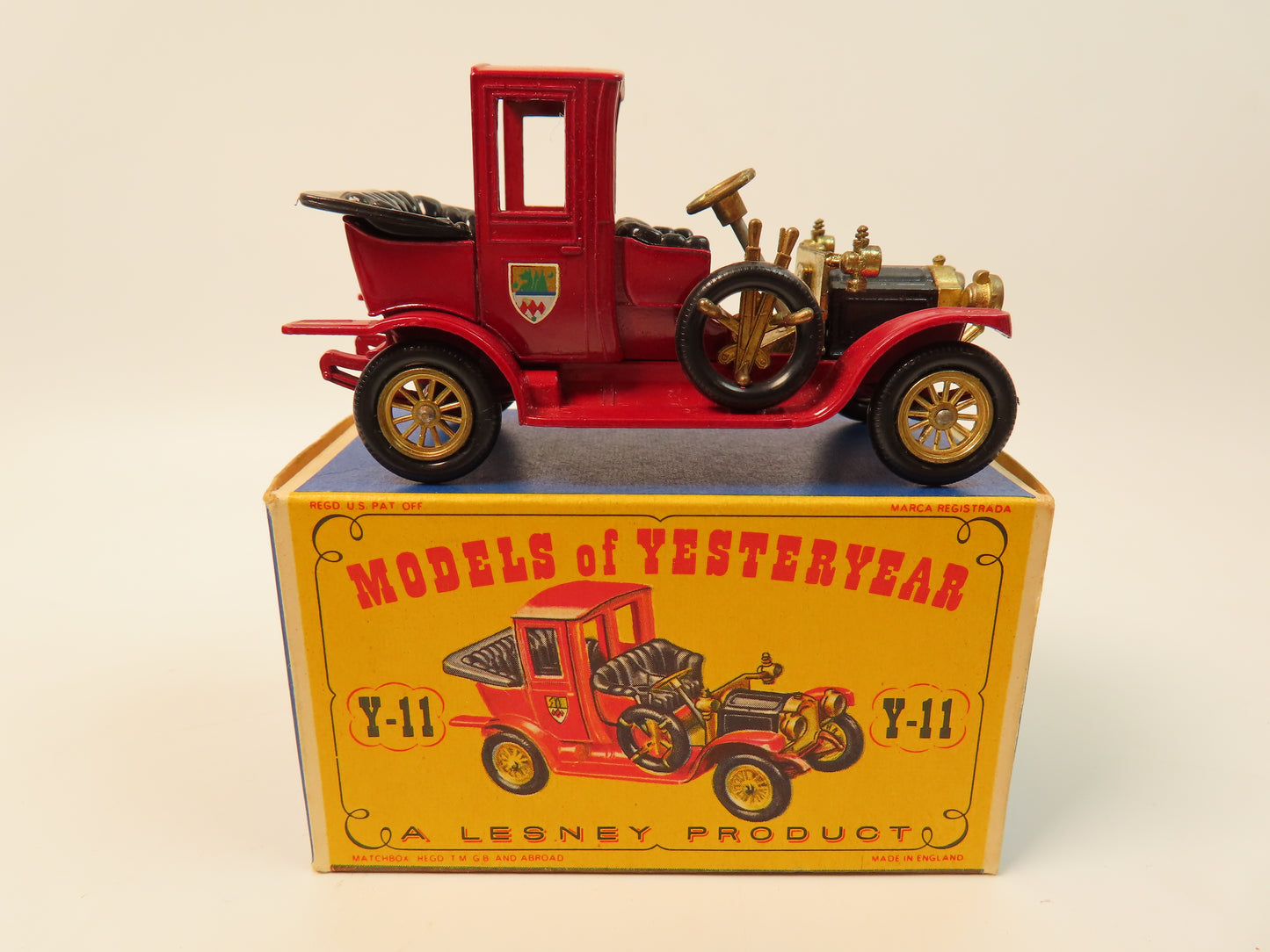 Matchbox Yesteryear Y11 - 1912 Packard Landaulet - 99% Mint in Box!