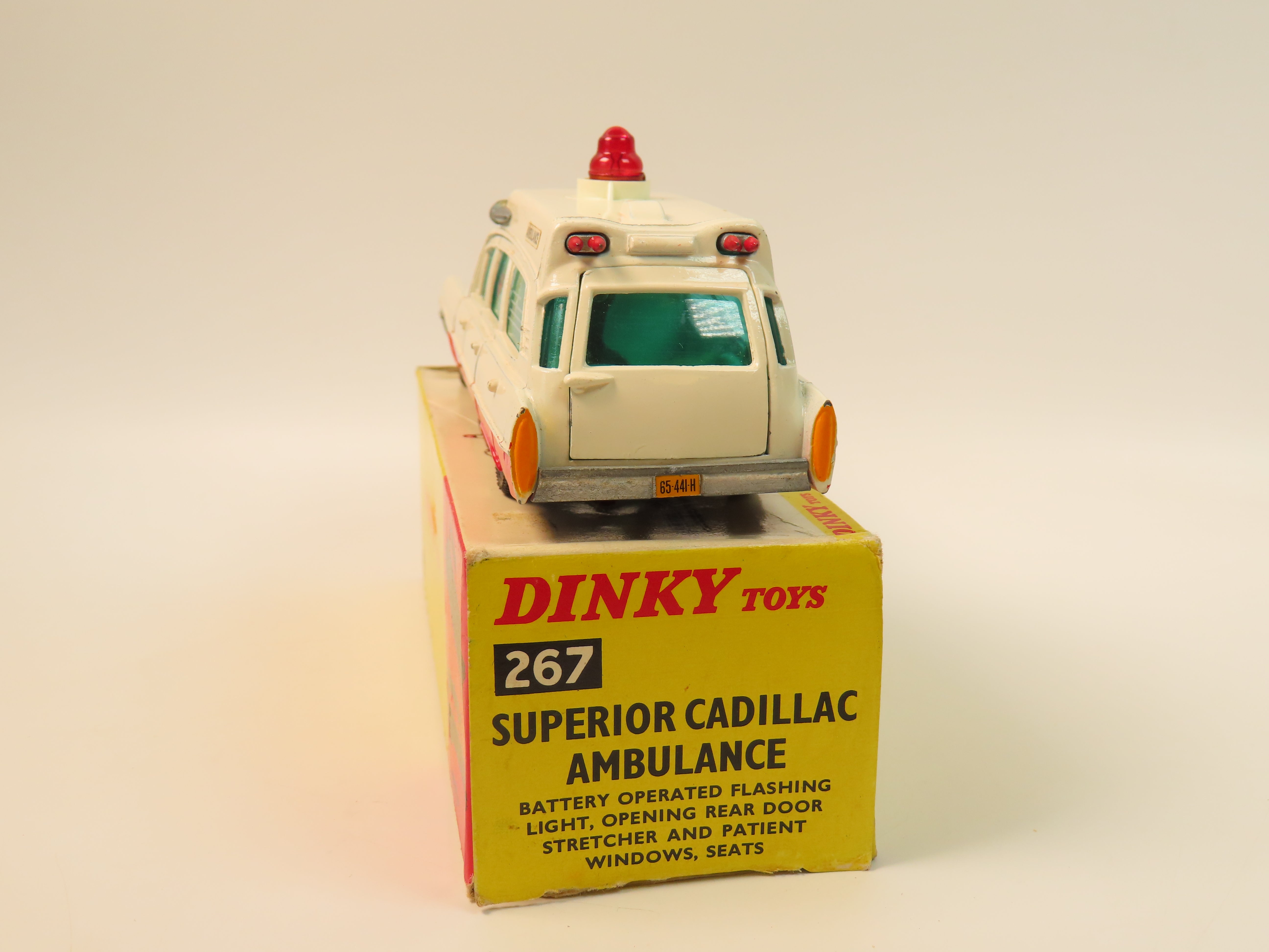 Dinky 267 Superior Cadillac Ambulance, Near Mint/Boxed! – Andrew