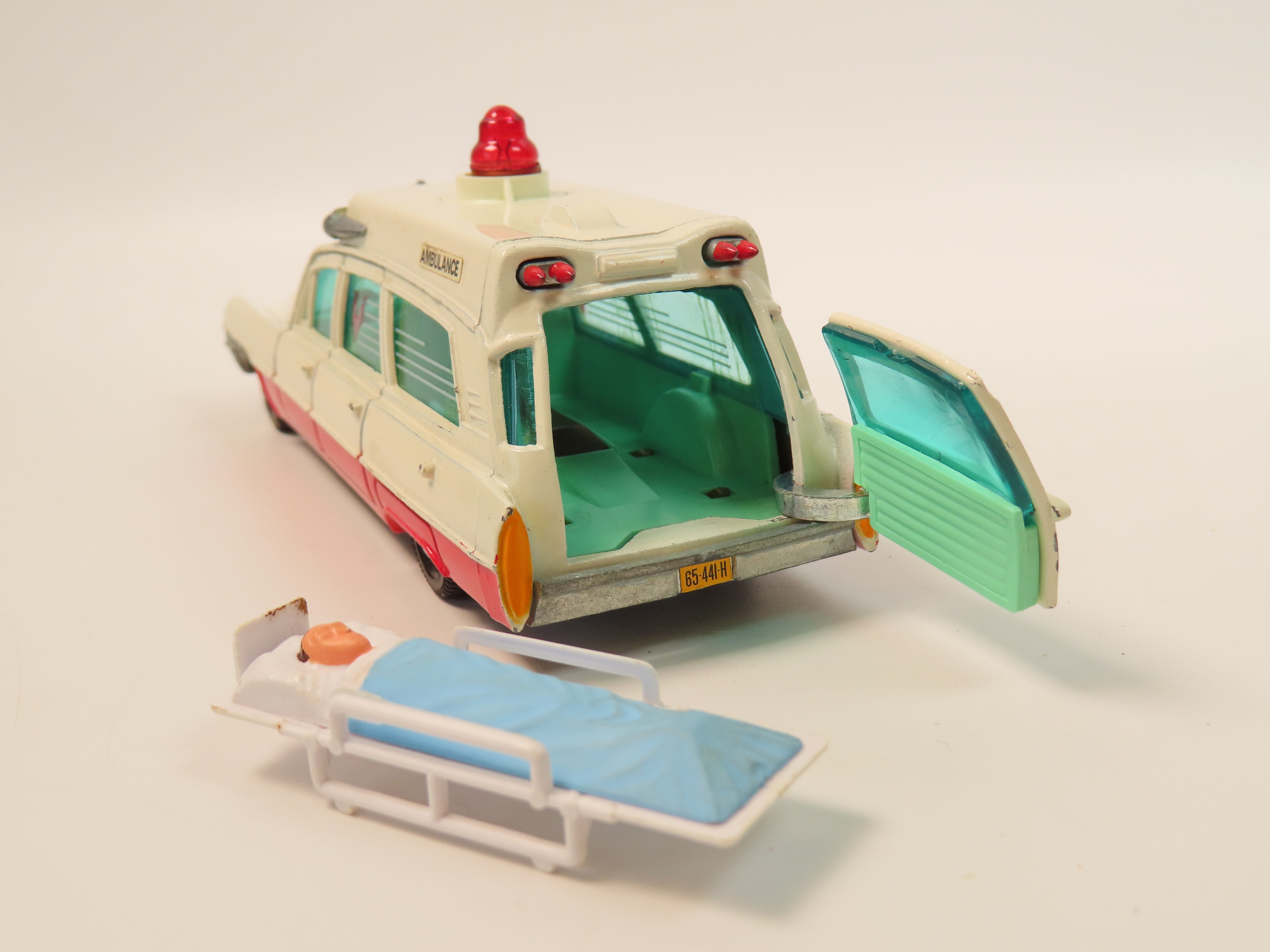 Dinky 267 Superior Cadillac Ambulance, Near Mint/Boxed! – Andrew