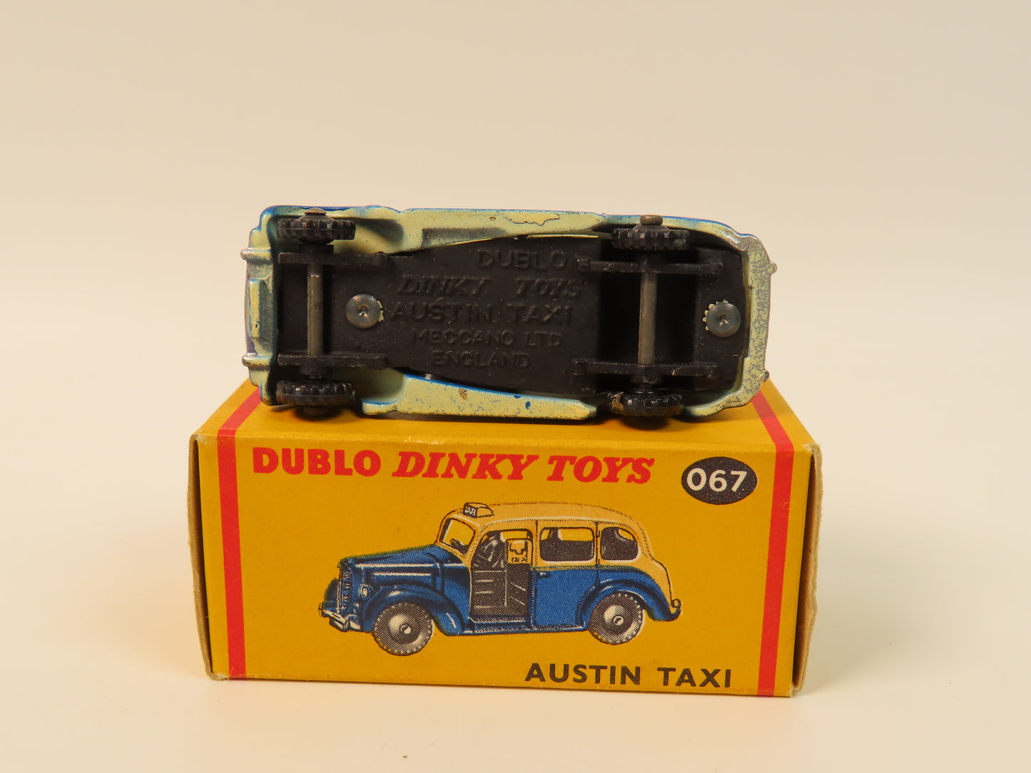 Dinky Dublo 067 Austin Taxi, 99% Mint/Boxed!