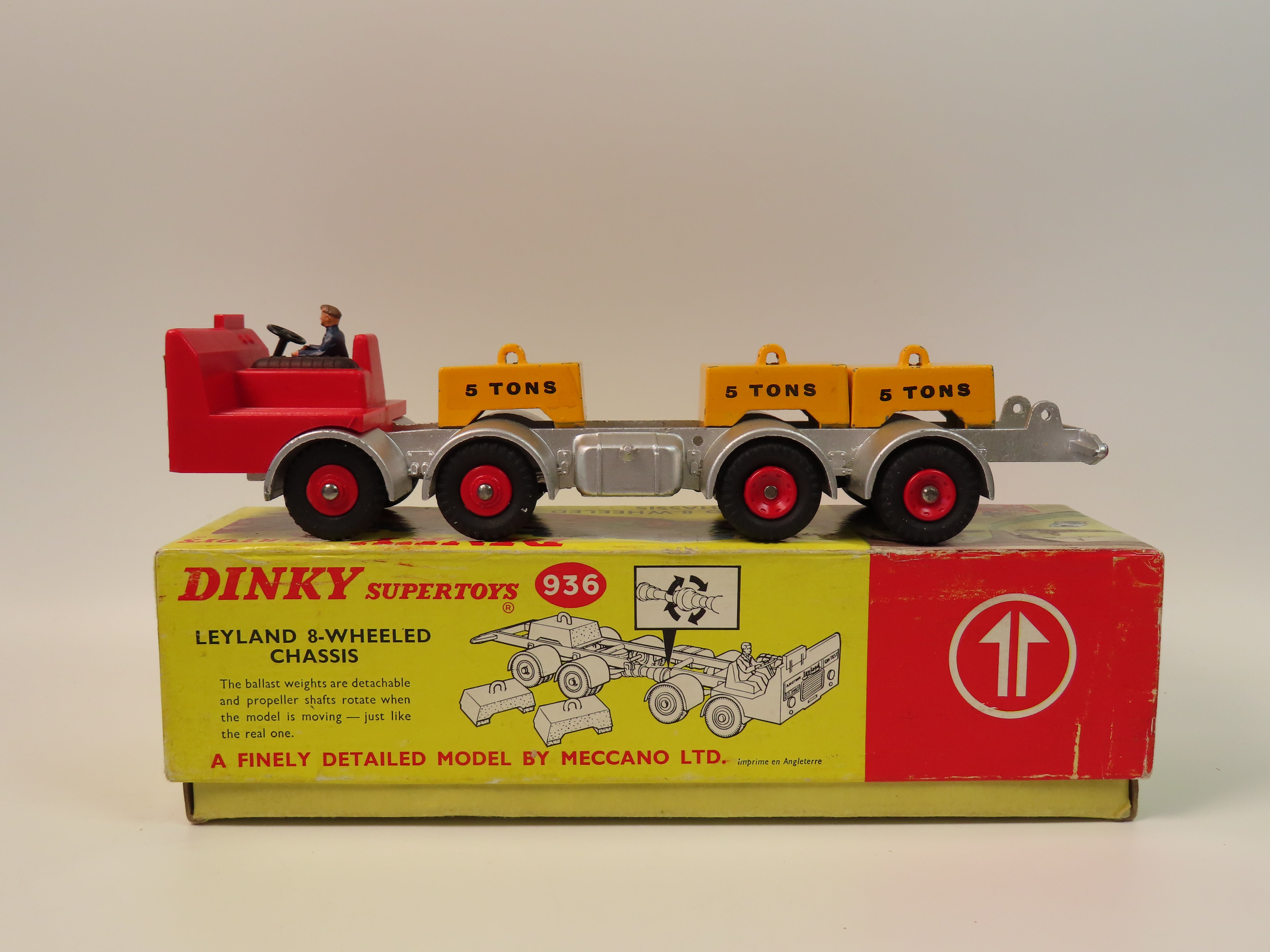ミニカー DINKY No.936 LEYLAND CHASSIS ミニカー DINKY No.936 LEYLAND CHASSIS Lot 1084 - Dinky Toys