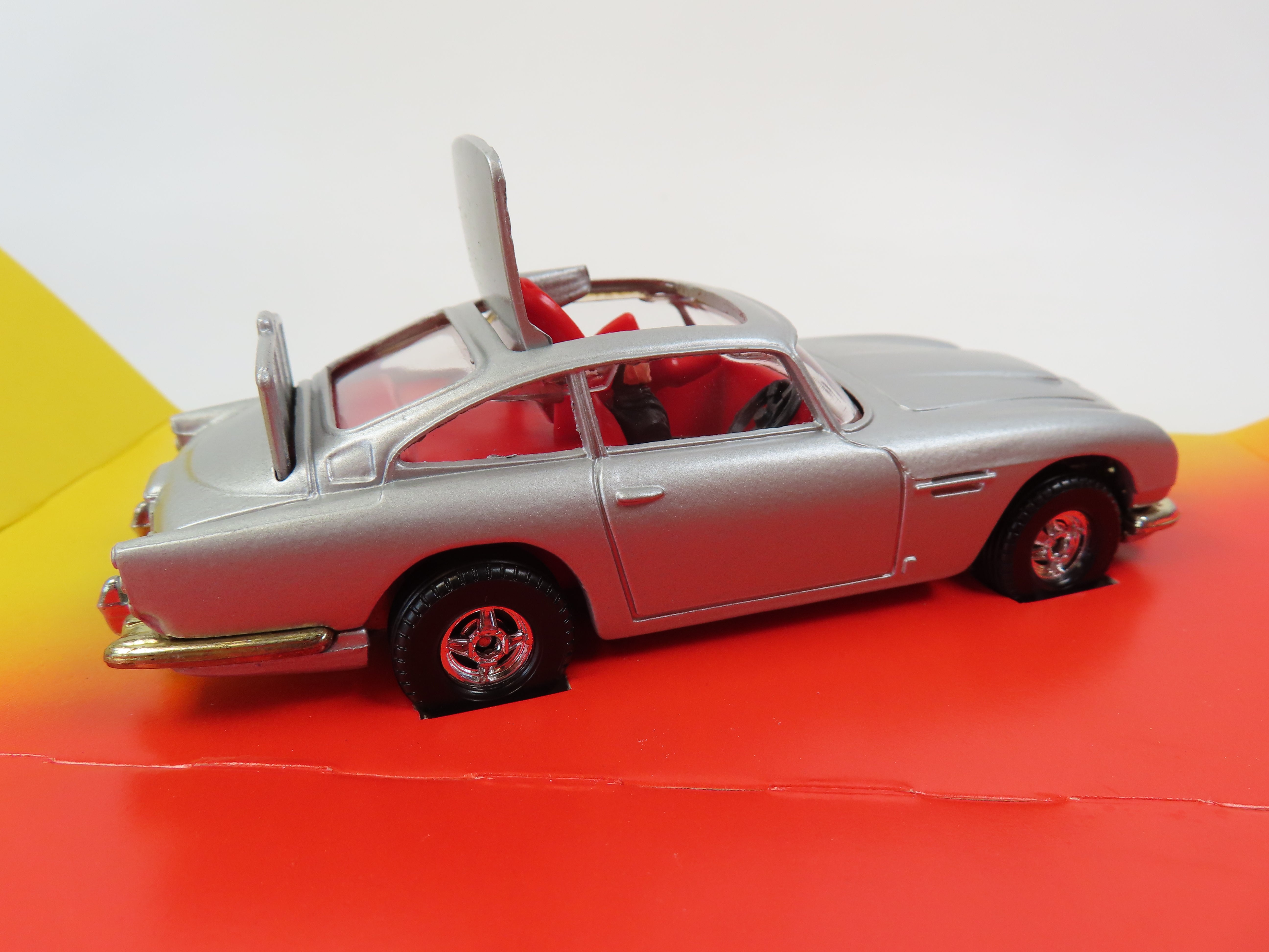 Corgi 271 James Bond 007 Aston Martin, Mint/Boxed! – Andrew Clark