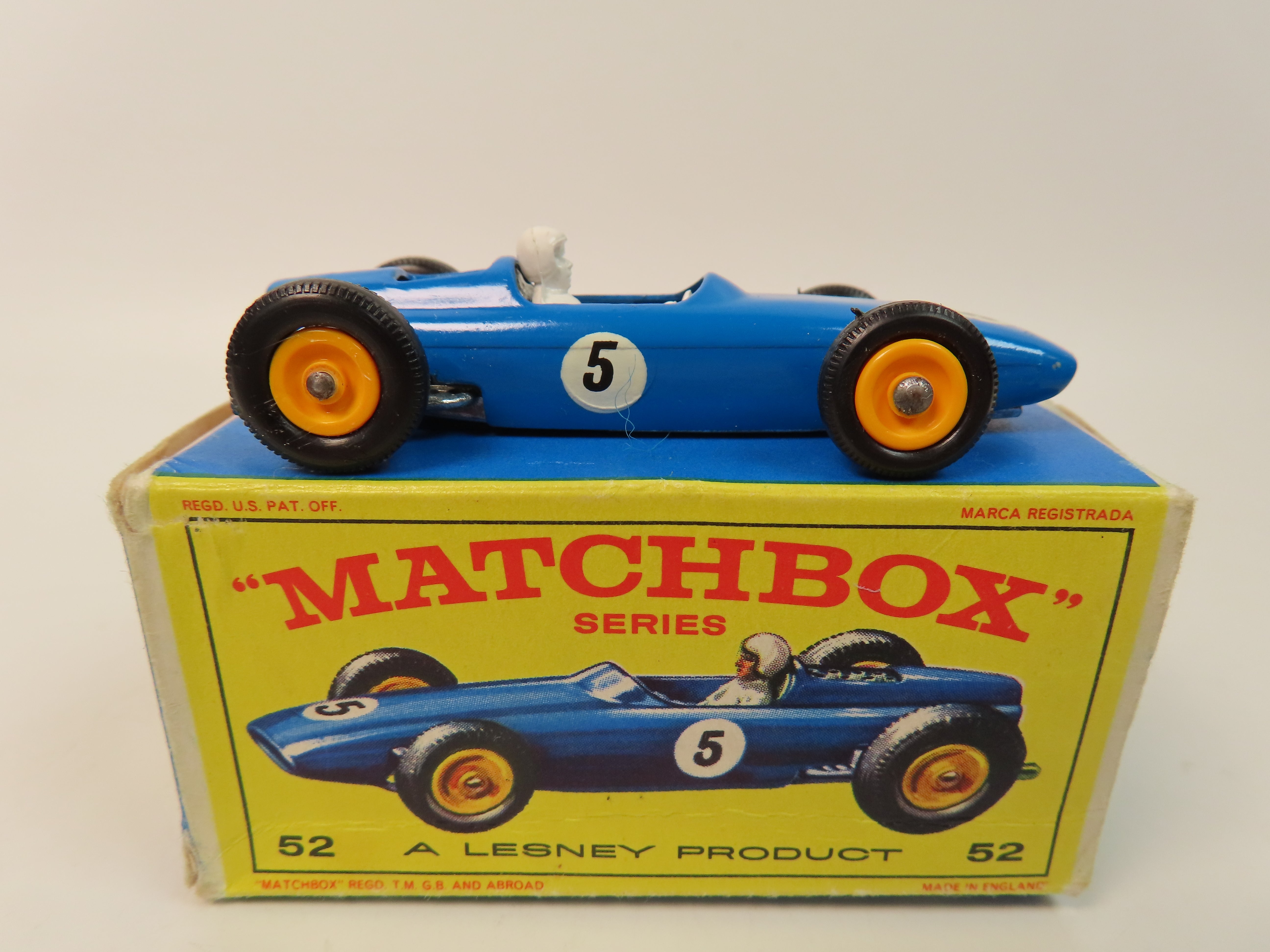 MATCHBOX SERIES - B.R.M. RACING CAR - N° 52 Boite assortie repro MATCHBOX SERIES - B.R.M. RACING CAR - N° 52 Boite assortie repro
