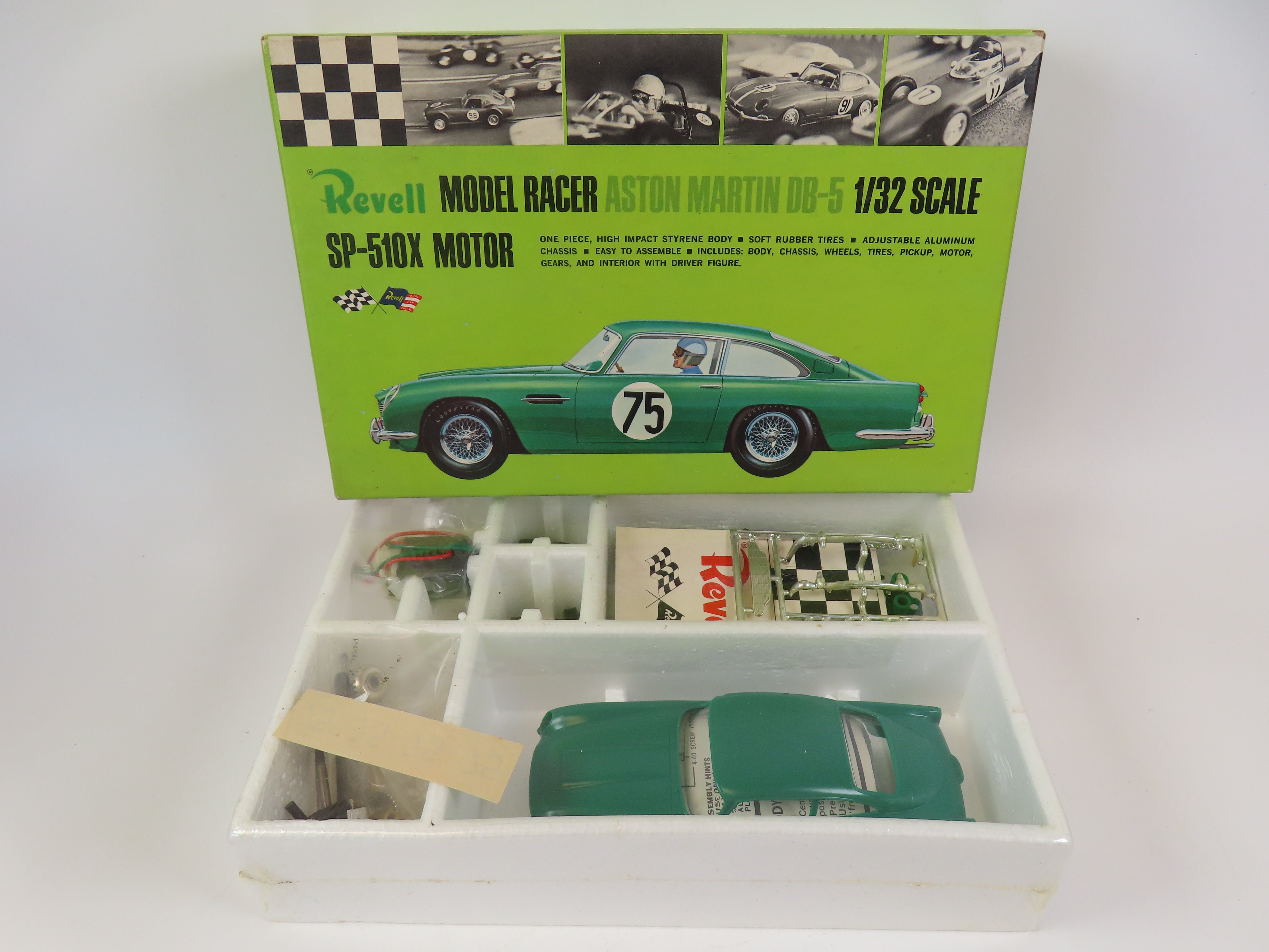 Revell R3108:600 Aston Martin DB-5 slot car Kit, 1/32, Mint/Boxed