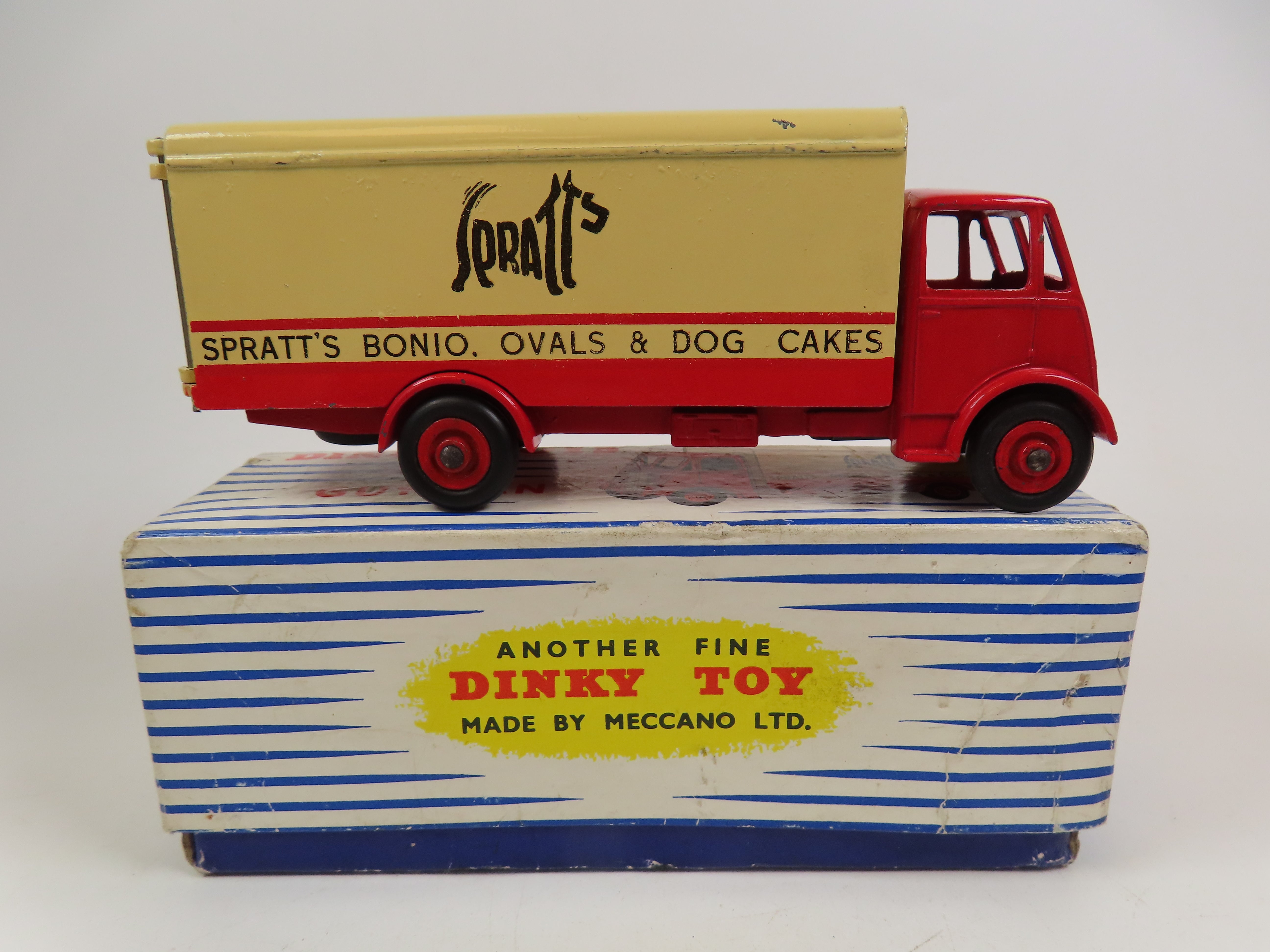 Tekno 459 Volvo Fire Appliance 'Falck Zonen', Very Near Mint
