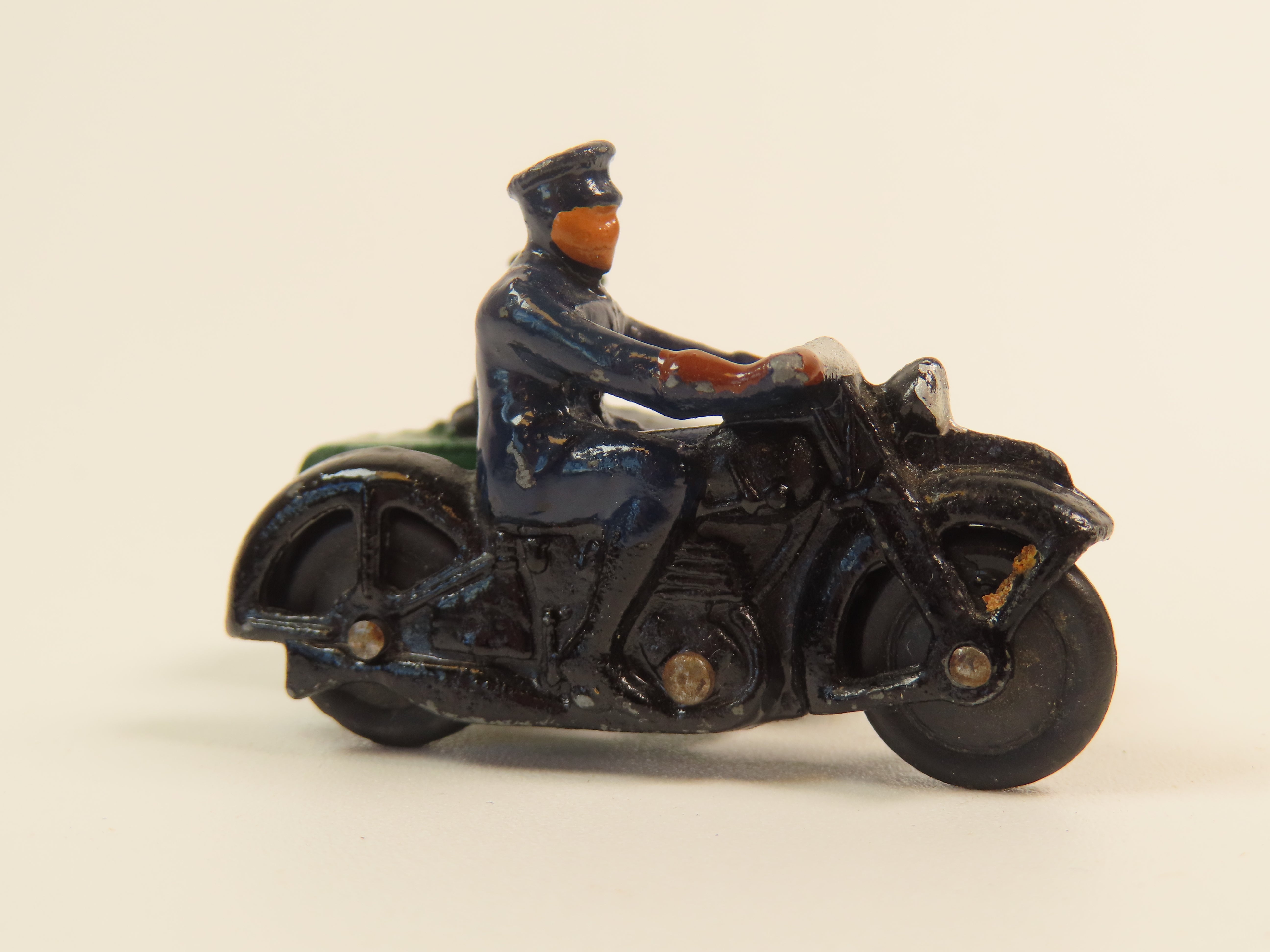 Matchbox No.54 Saracen Personnel Carrier, 99% Mint! – Andrew Clark