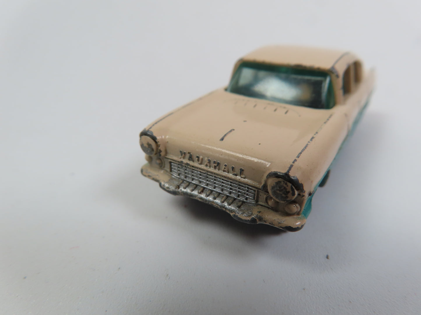 Matchbox Series No.22b - Vauxhall Cresta - Ultra Rare Colour - Slightly Chipped Boxed!