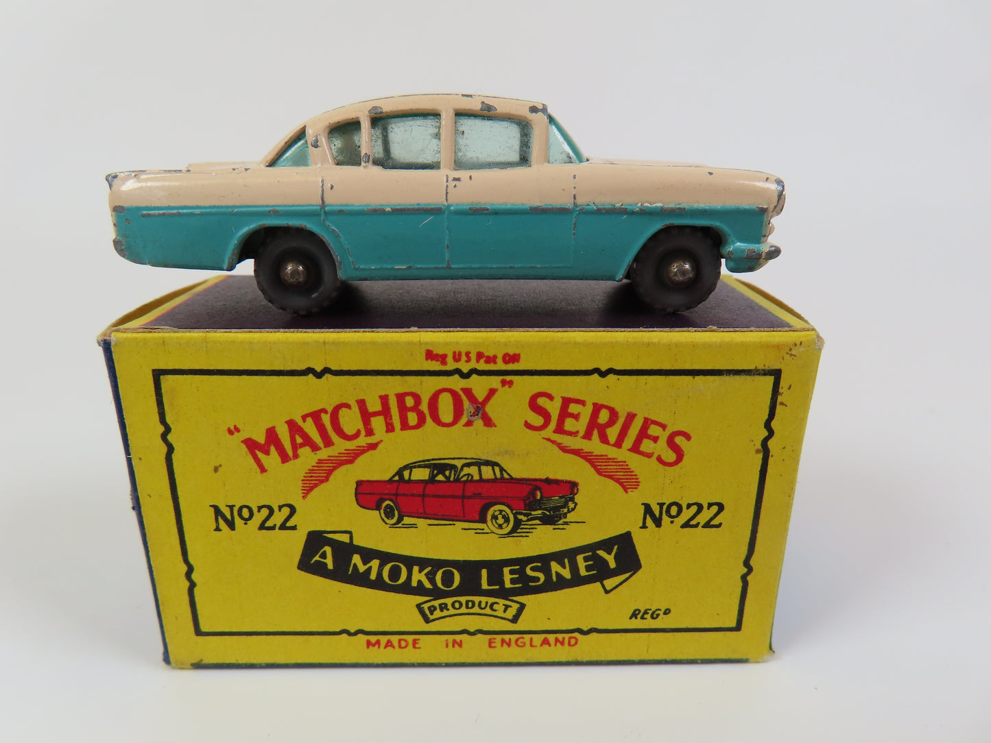 Matchbox Series No.22b - Vauxhall Cresta - Ultra Rare Colour - Slightly Chipped Boxed!