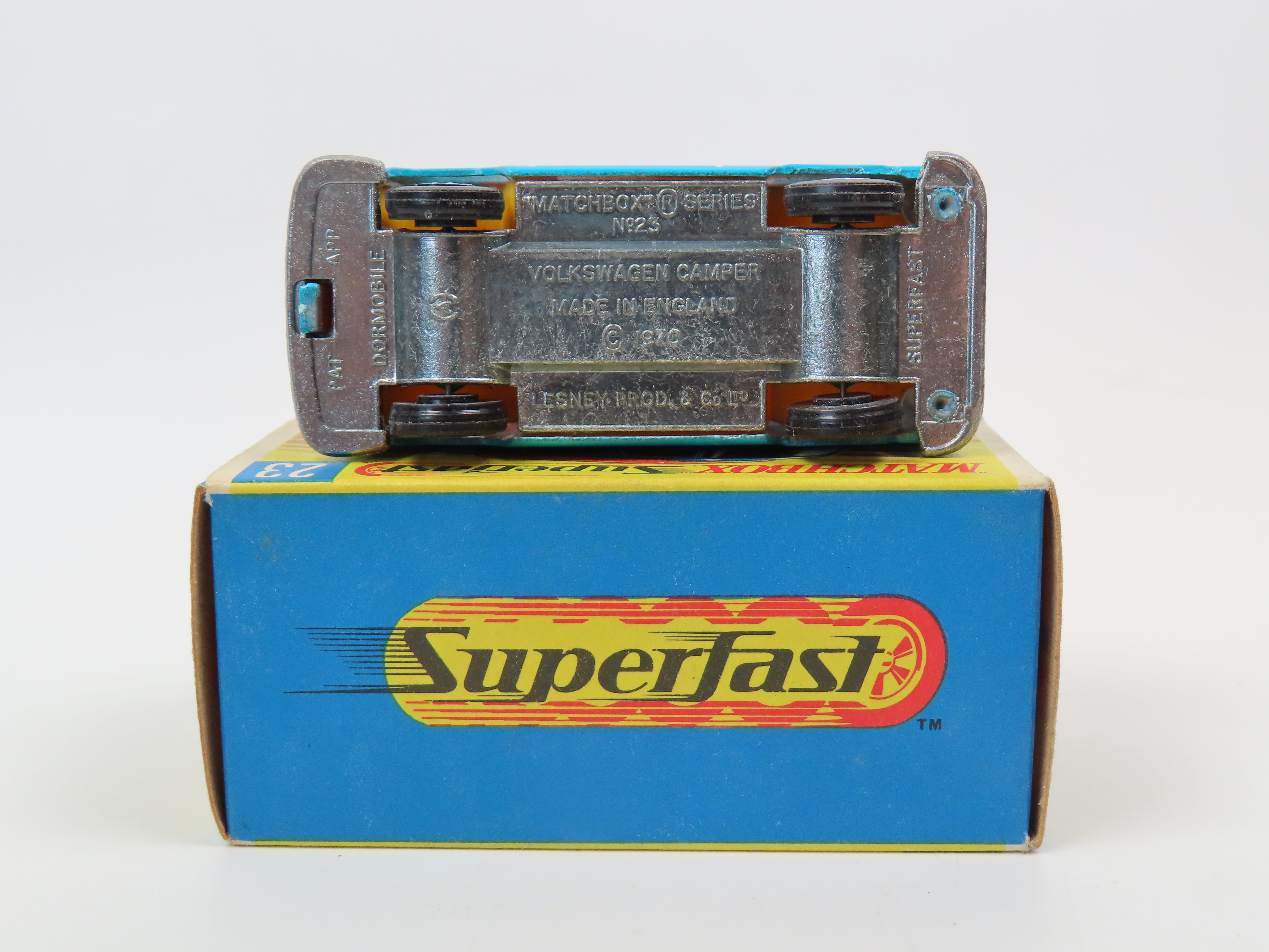 イギリスSuperfast製　 23番　フォルクスワーゲン　CAMPER イギリスSuperfast製 23番 フォルクスワーゲン CAMPER What it's