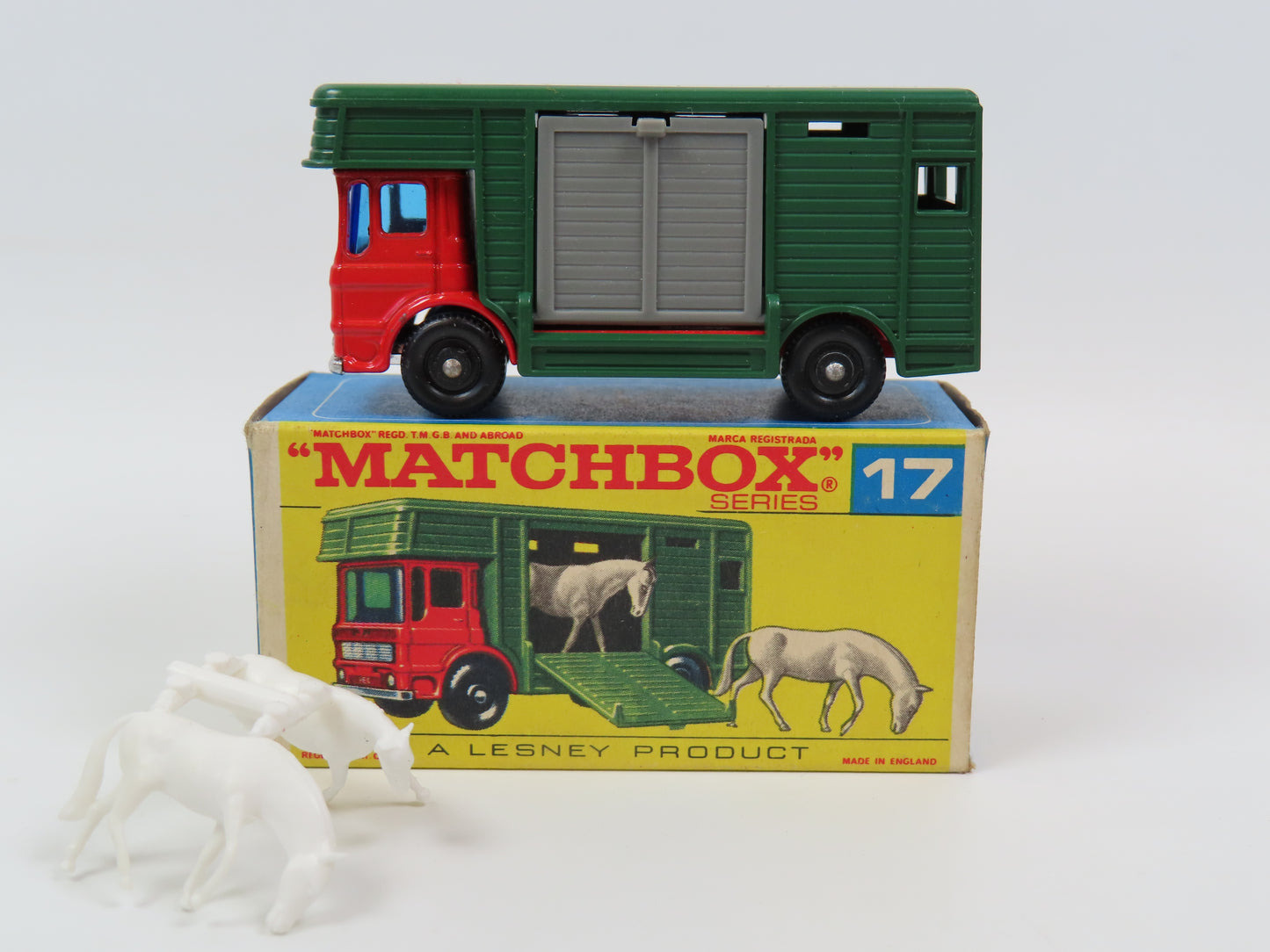 Matchbox 17 Horse Box with Horses, 99% Mint/Boxed!