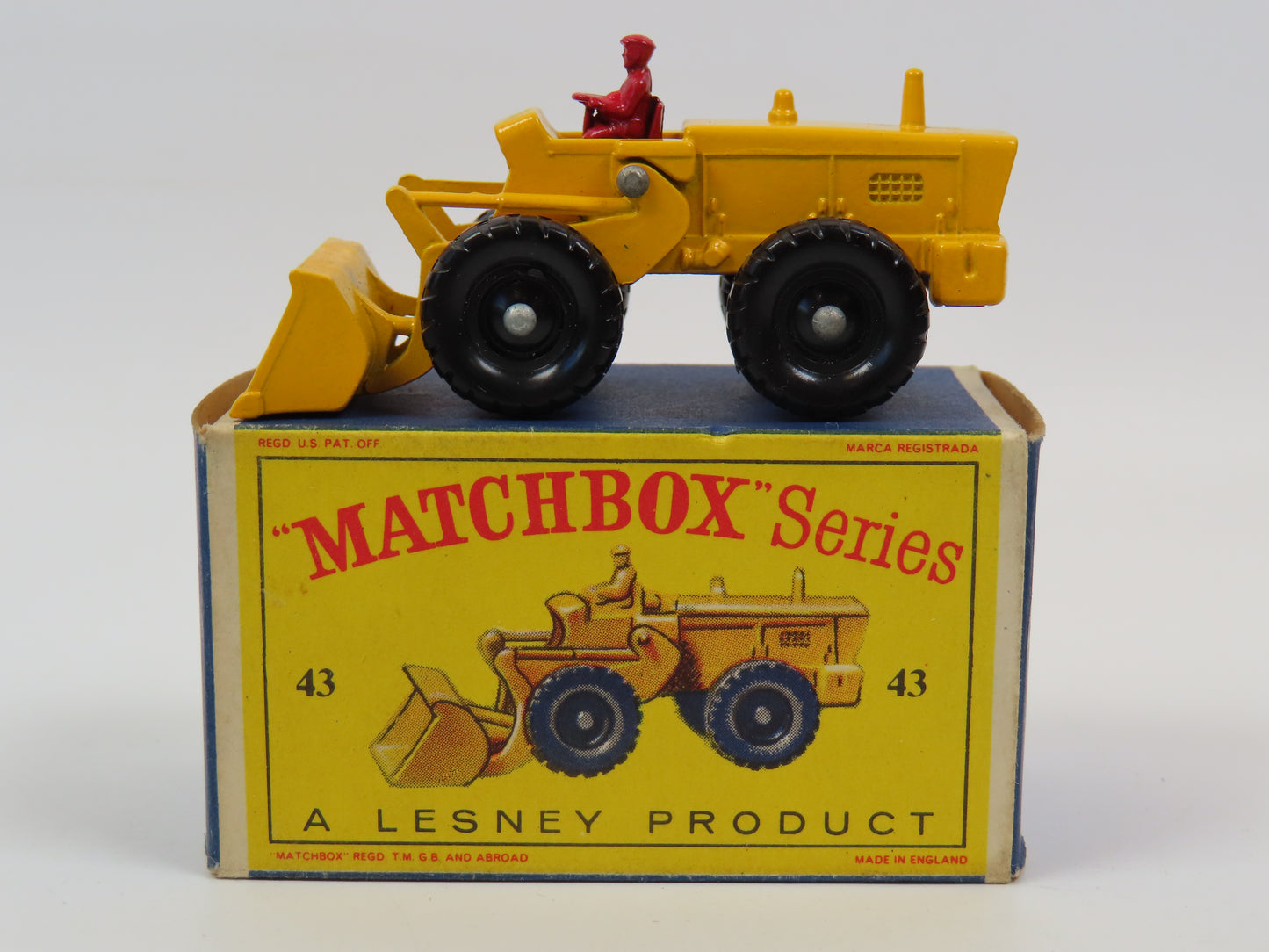 Matchbox 43 Aveling-Barford Tractor Shovel,  Mint/Boxed!