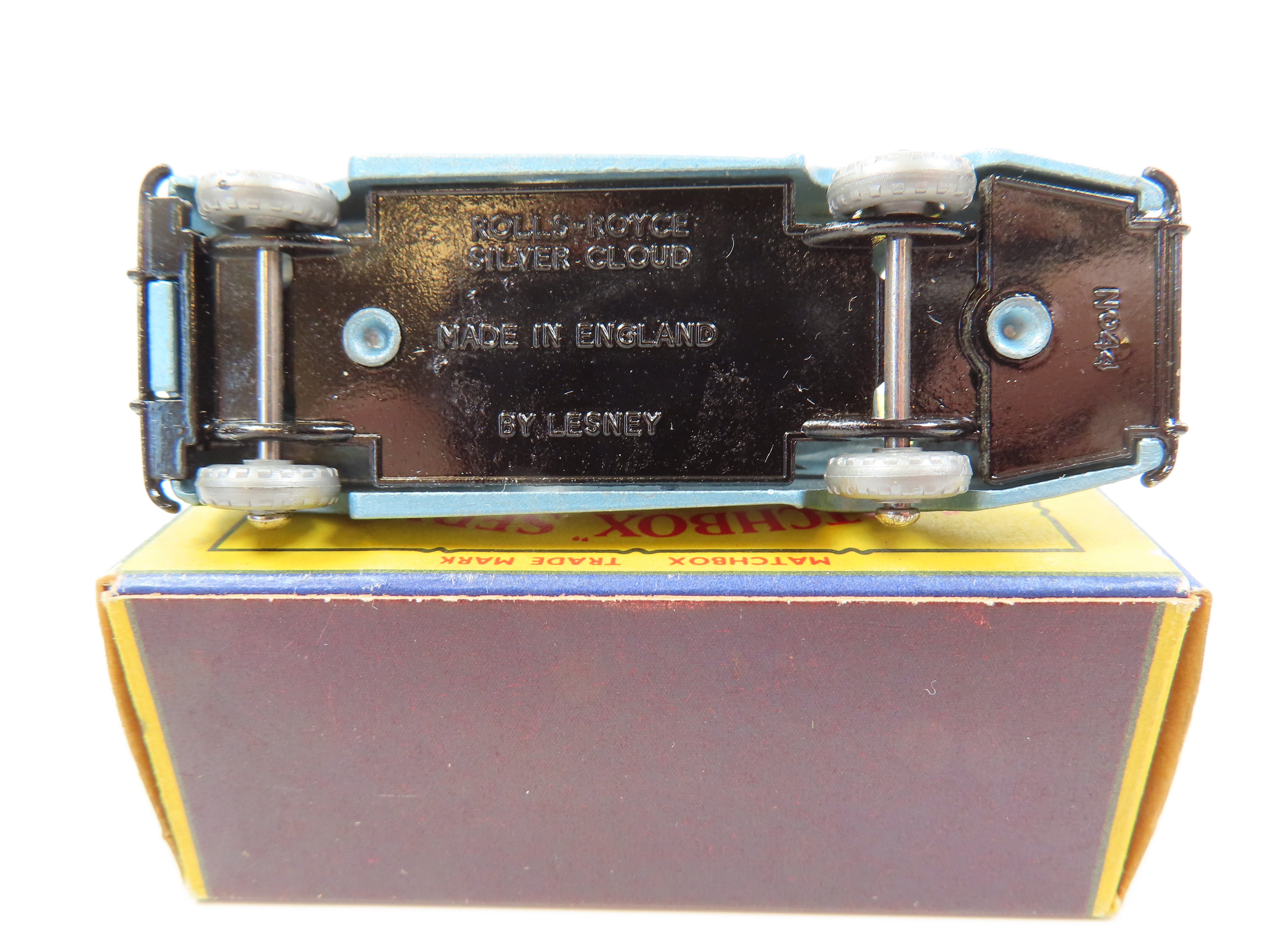 Matchbox Lesney 44 Rolls Royce Silver CLoud - Met Blue - Mint