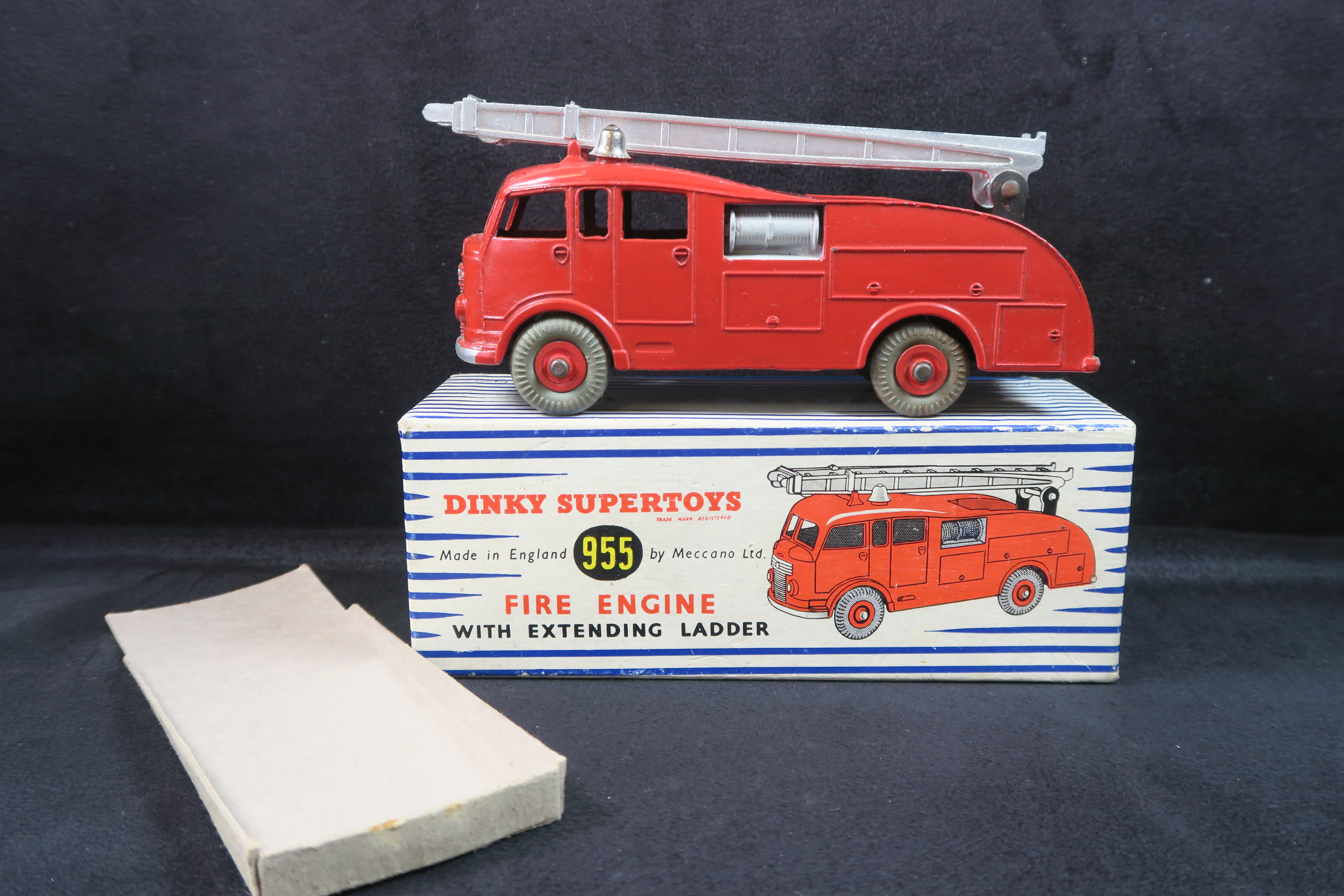 Dinky 955 Fire Engine with Extending Ladder Very Near Mint Boxed Andrew Clark Models